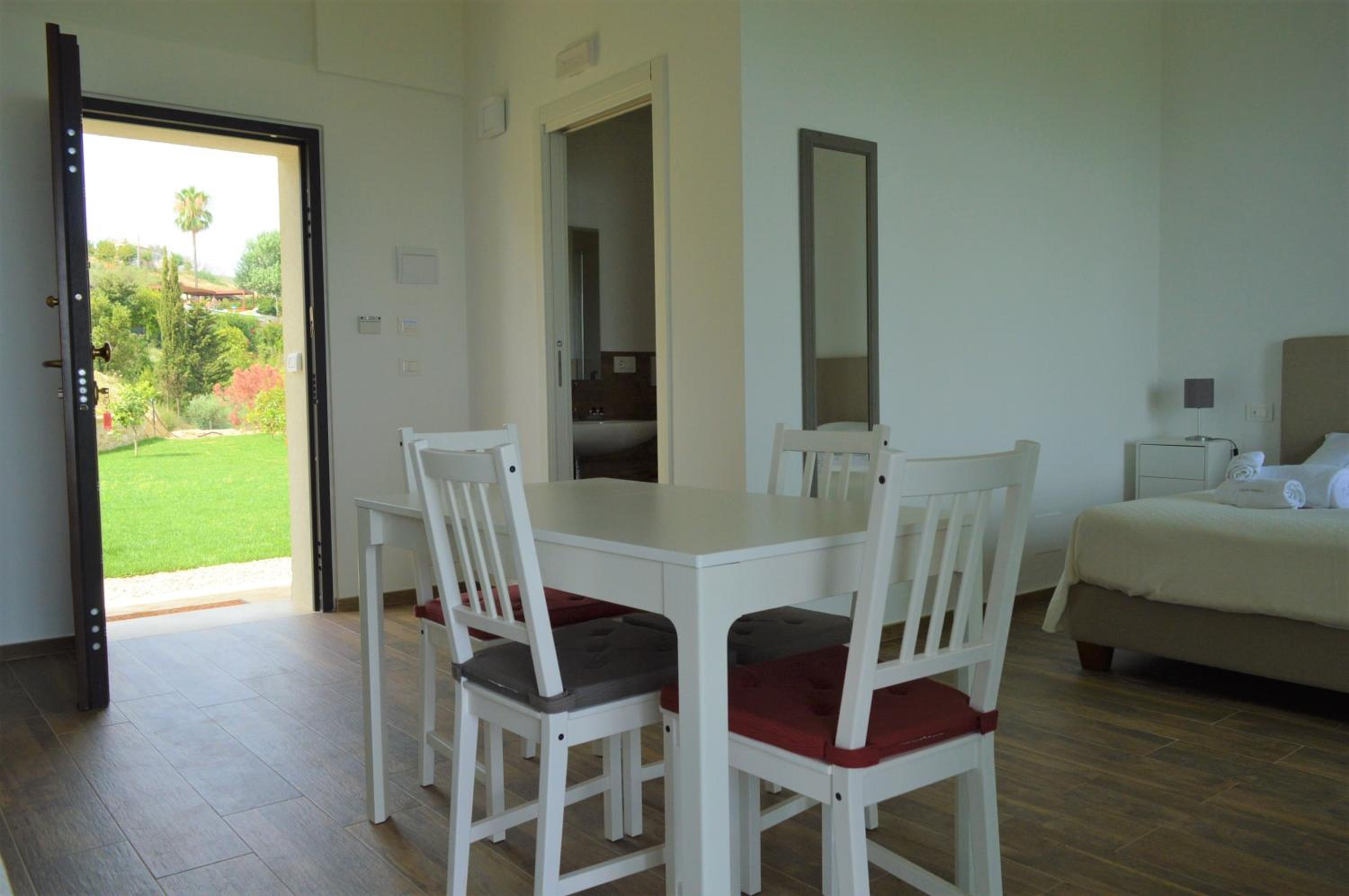 Photo 43