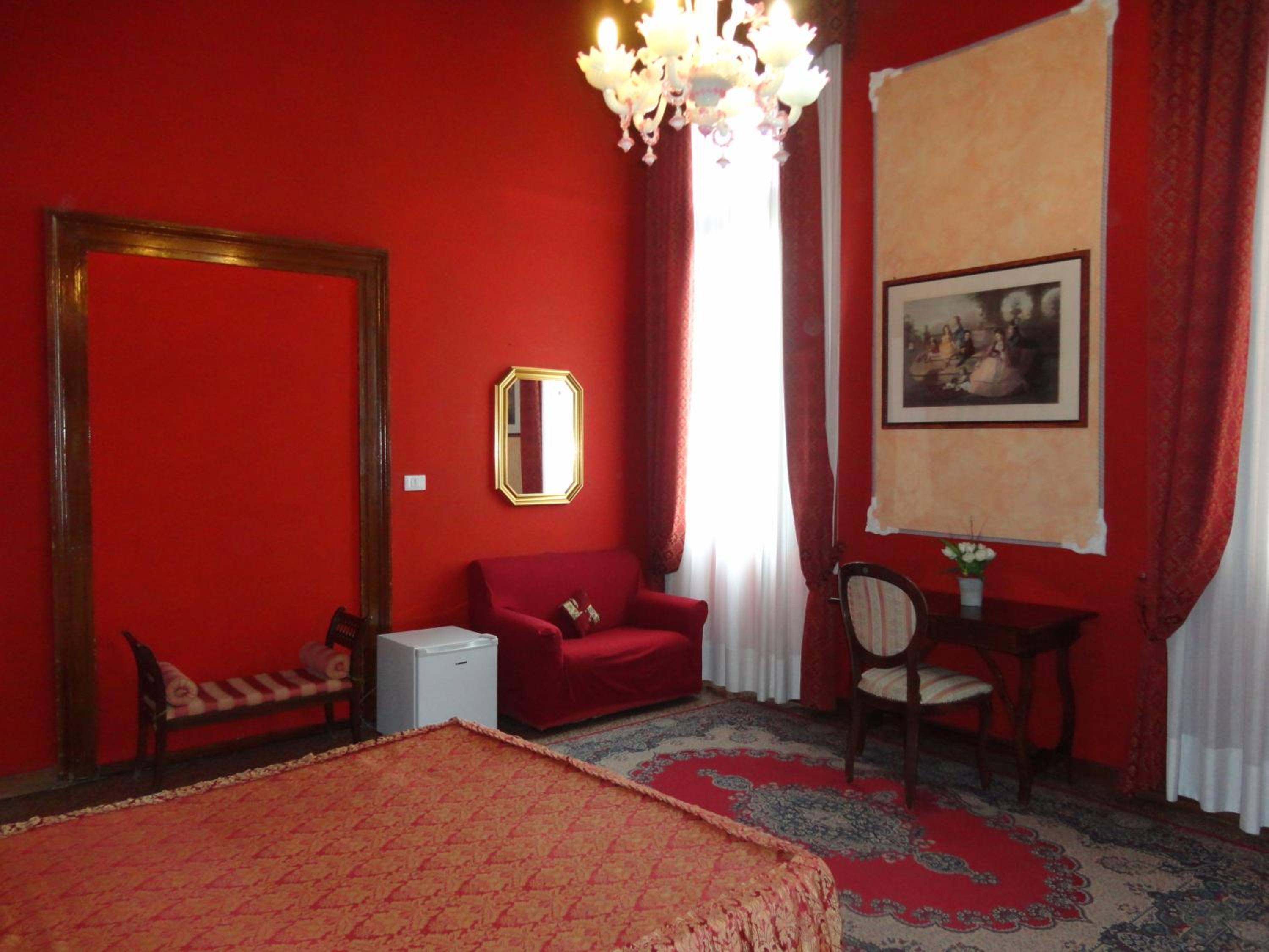 Palazzo Lion Morosini - Check in presso Locanda Ai Santi Apostoli