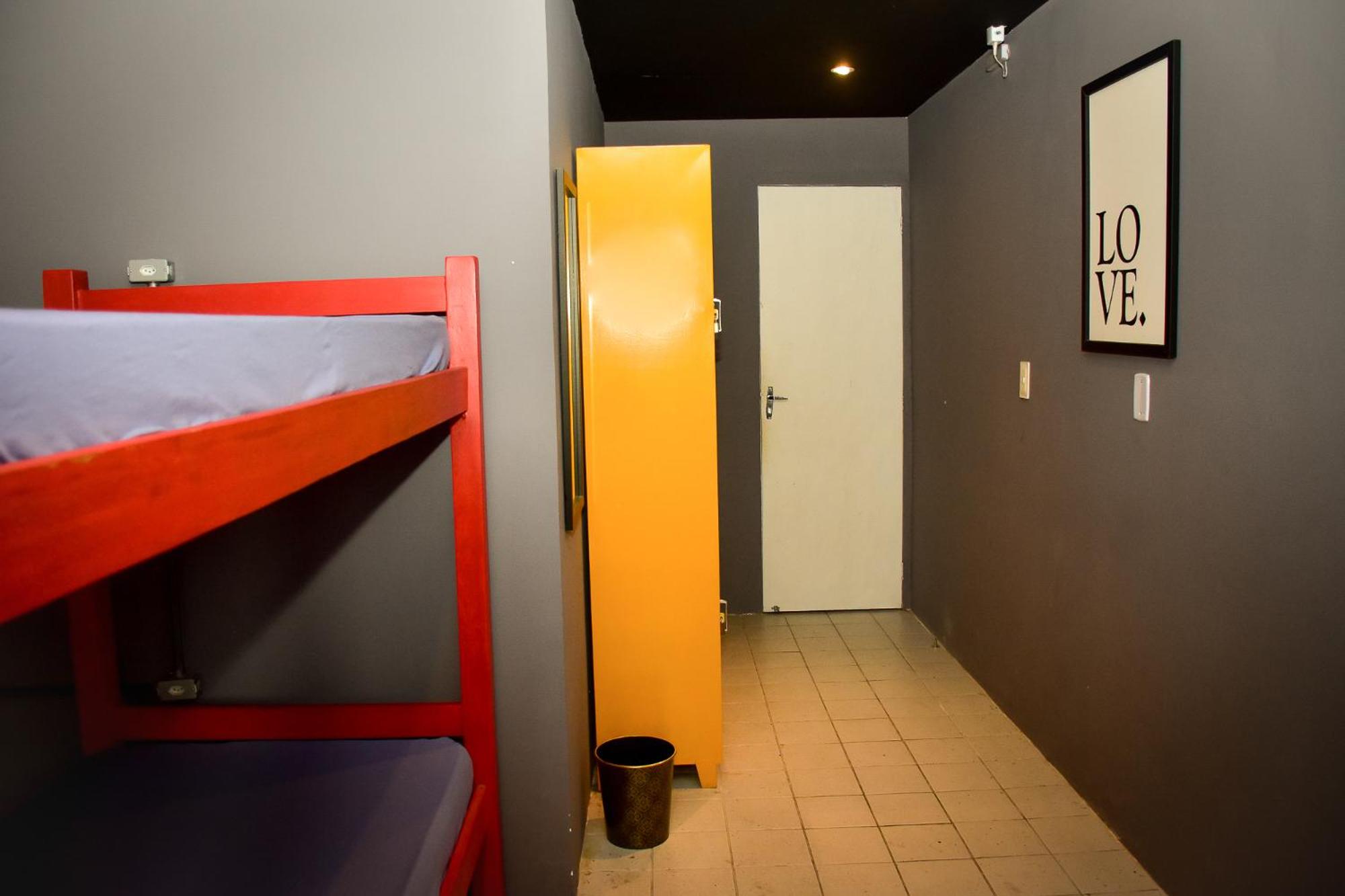 Reef Hostel & Pousada