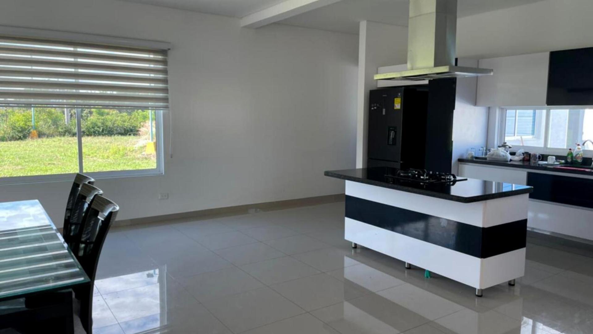 Casa Vacacional con Piscina Privada en Girardot