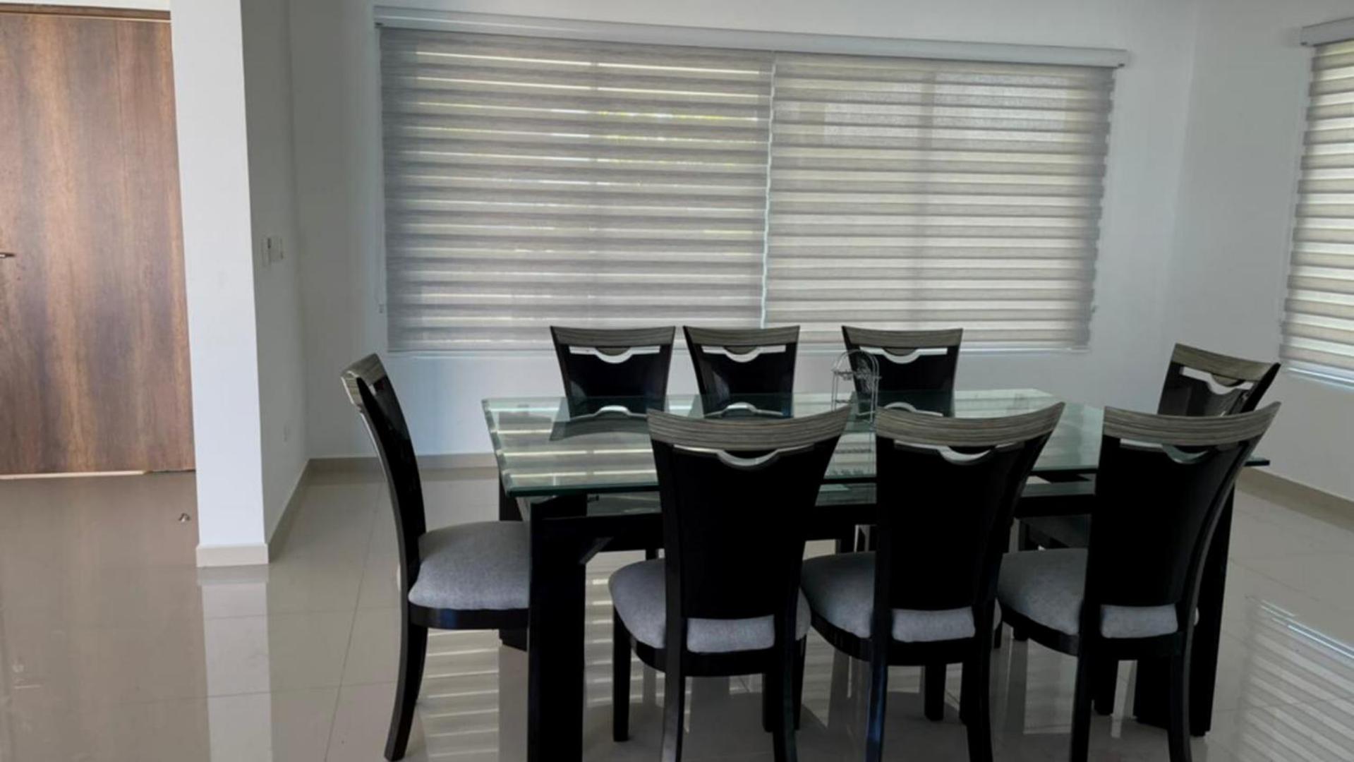 Casa Vacacional con Piscina Privada en Girardot