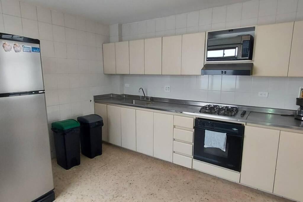 Amplio Apartamento en Los Colores