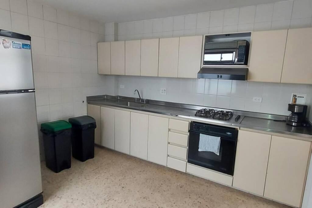 Amplio Apartamento en Los Colores