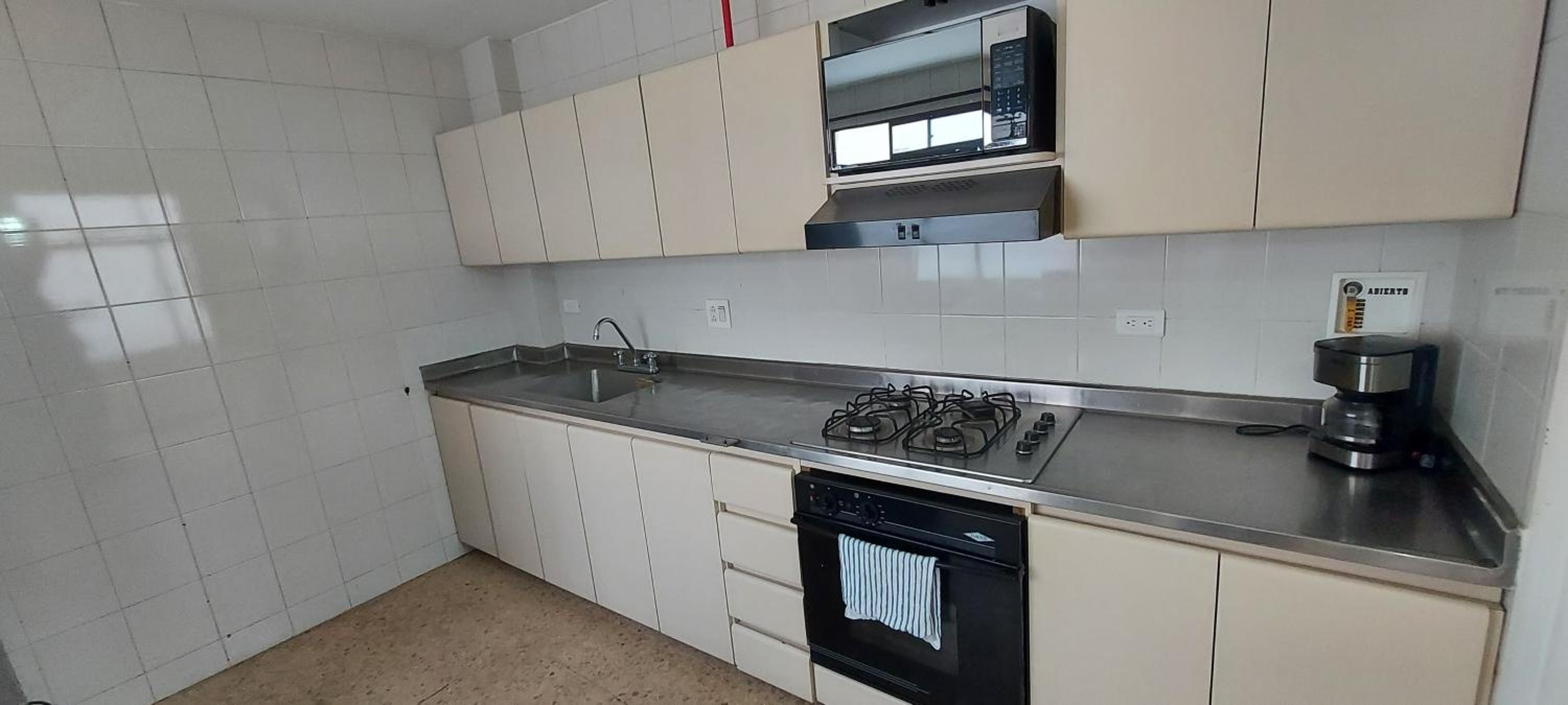 Amplio Apartamento en Los Colores