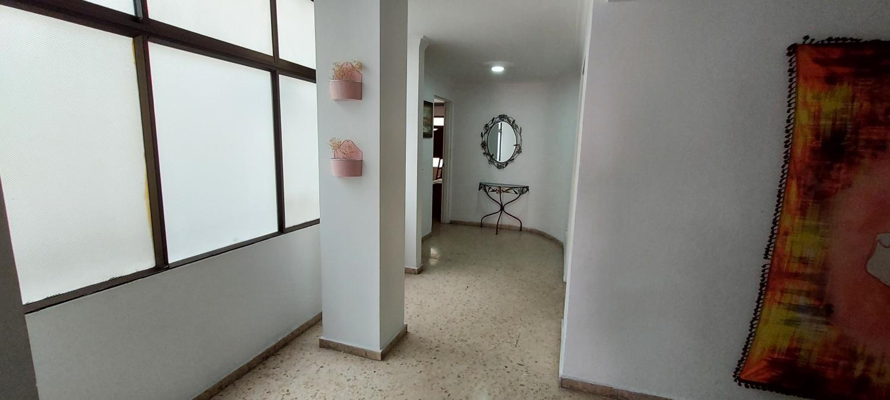Amplio Apartamento en Los Colores