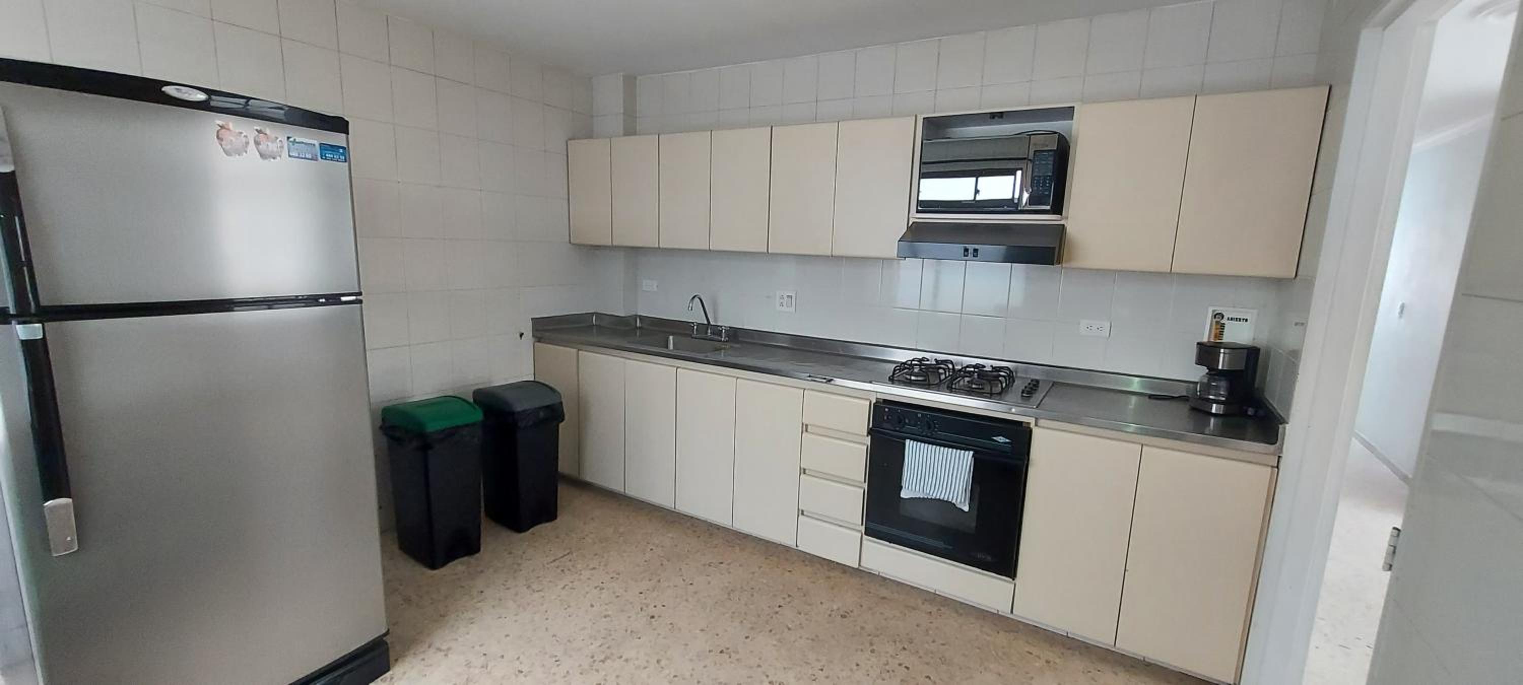 Amplio Apartamento en Los Colores