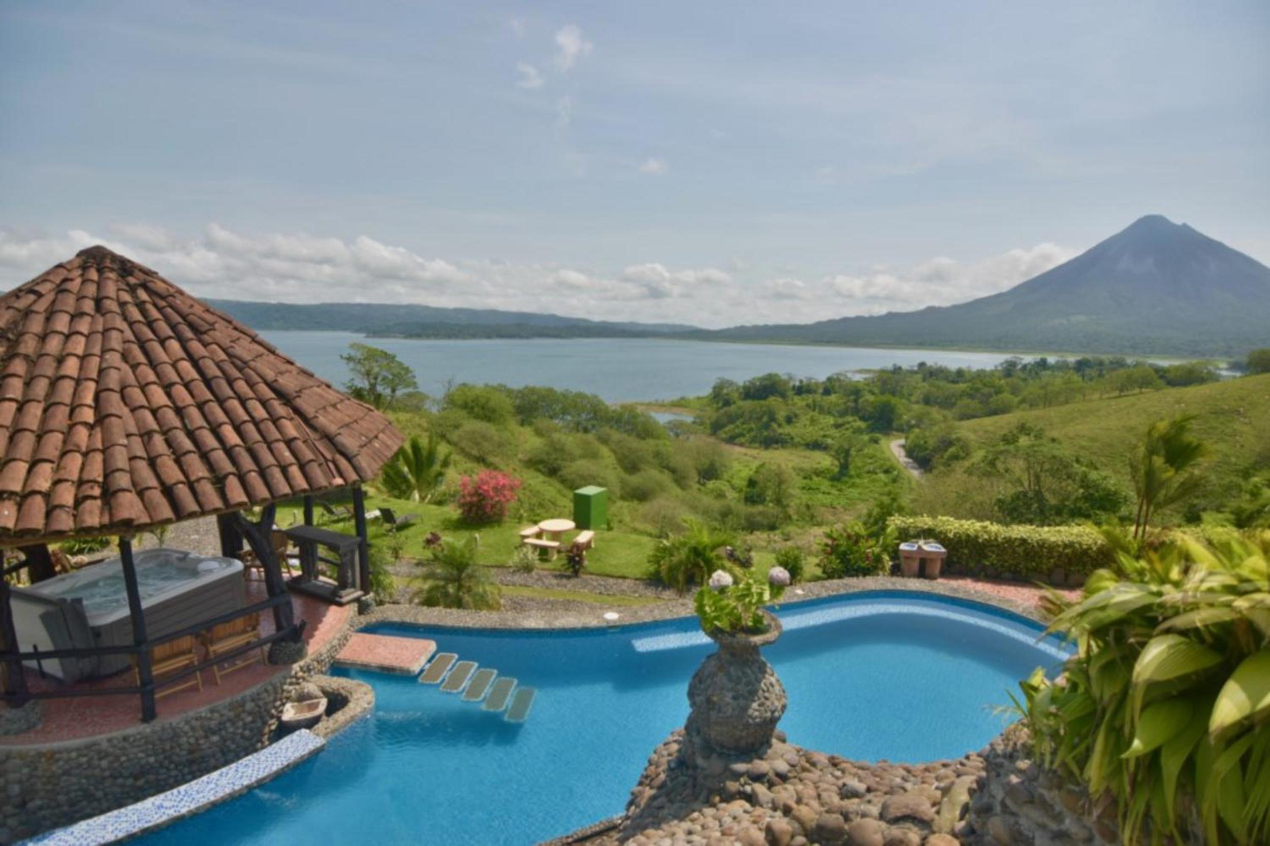 Pie In The Sky 2 Luxury Home With Amazing Views!