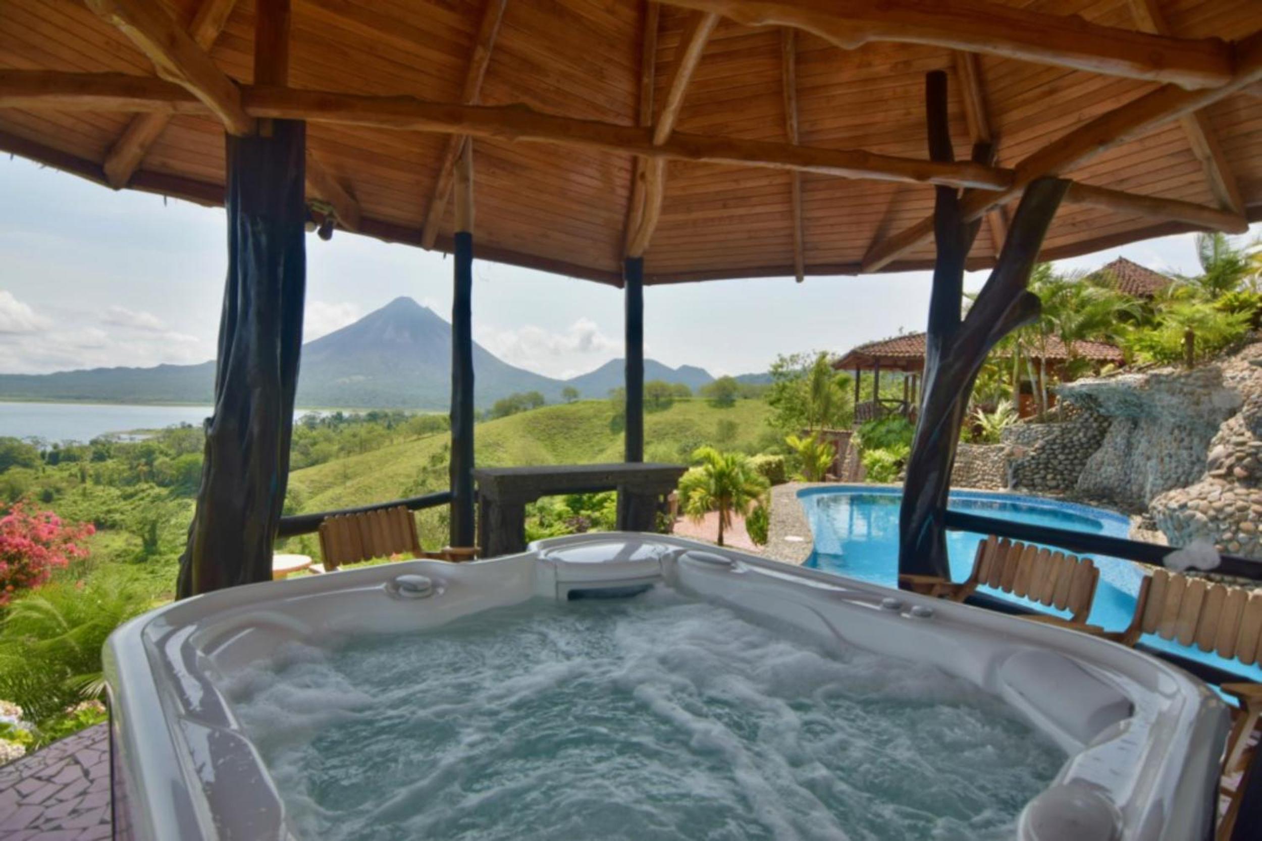 Pie In The Sky 2 Luxury Home With Amazing Views!
