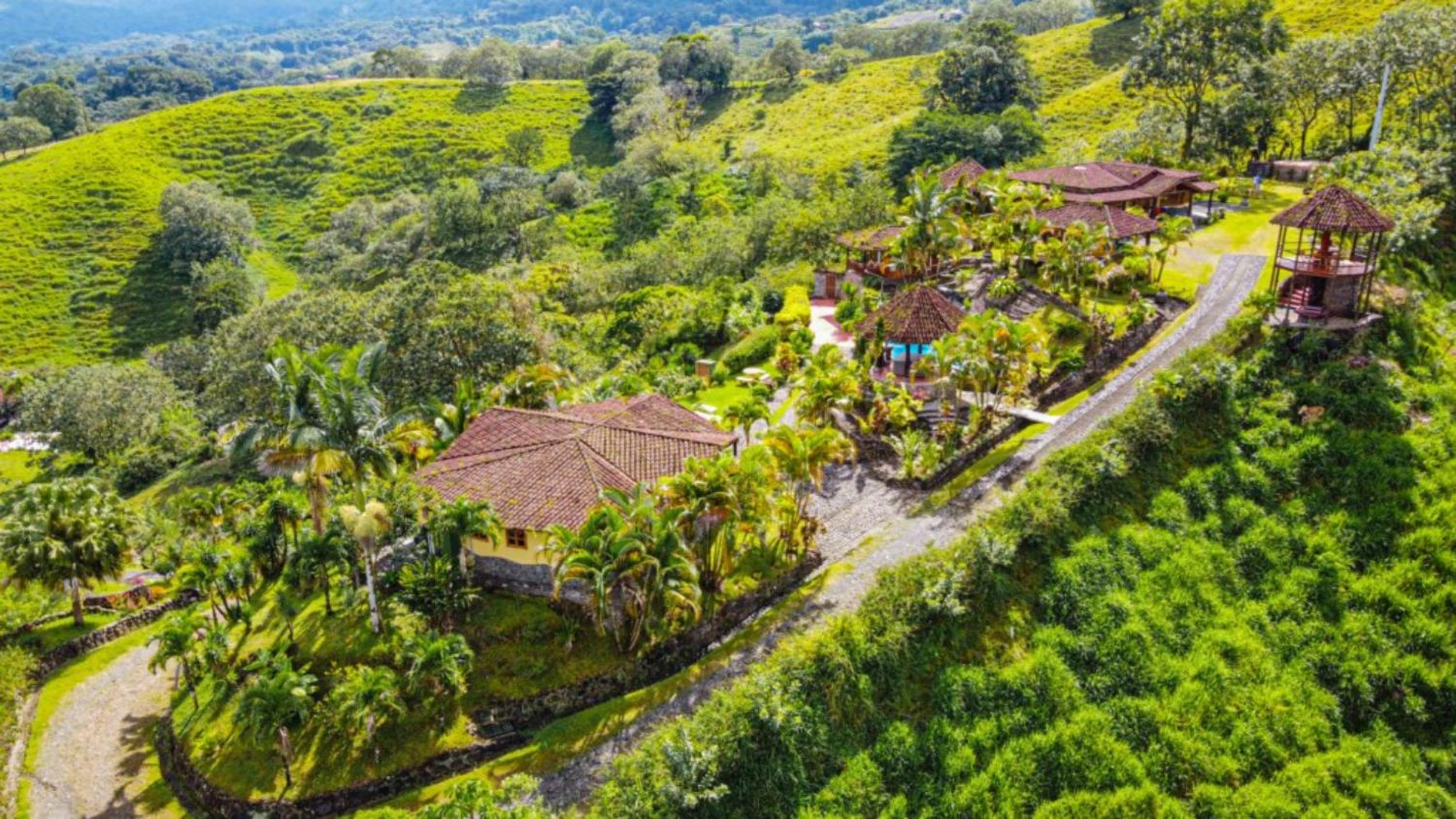 Pie In The Sky 2 Luxury Home With Amazing Views!