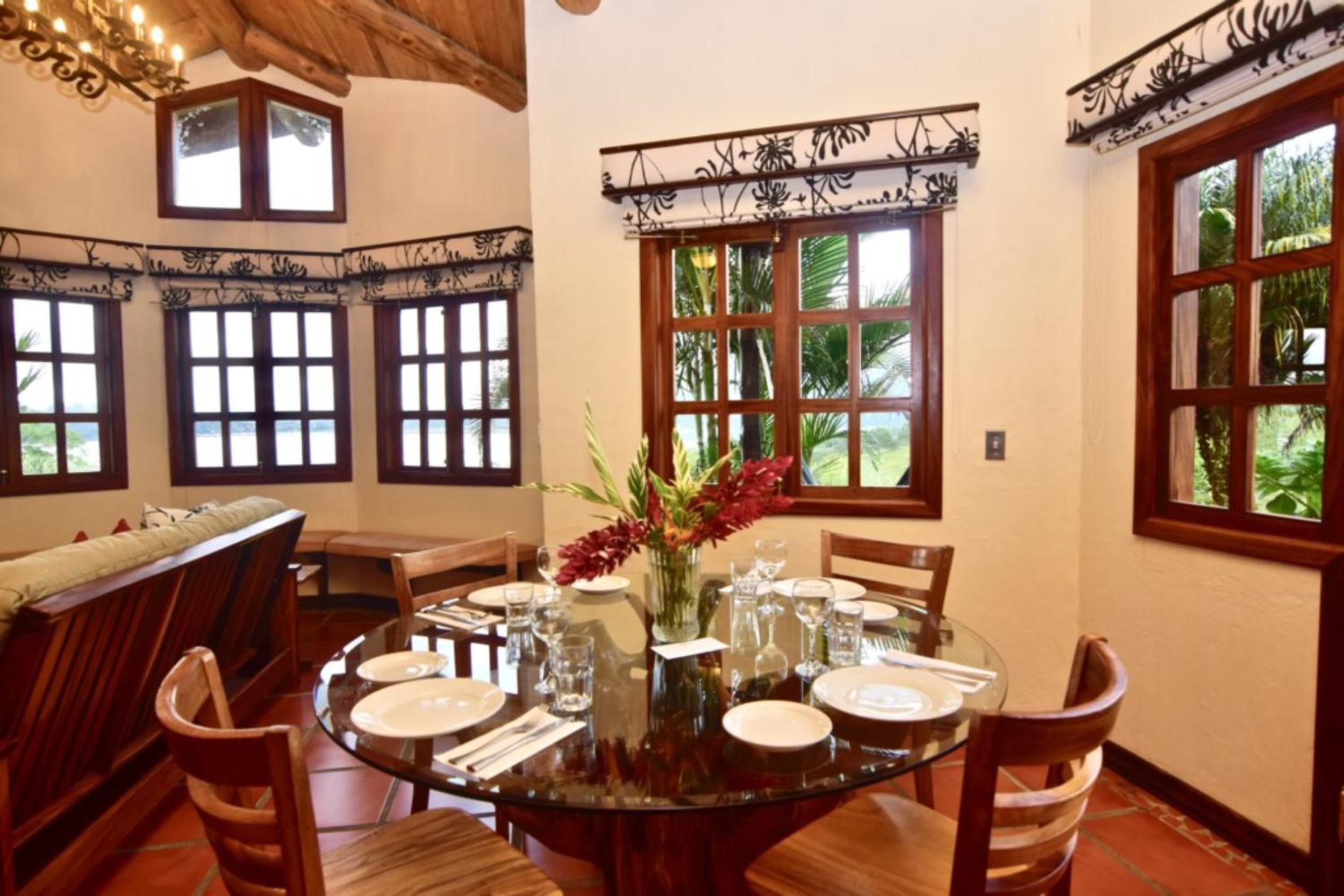 Pie In The Sky 2 Luxury Home With Amazing Views!