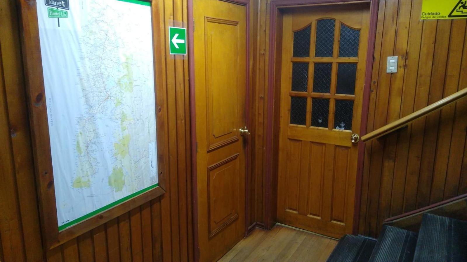 Islanet Hostel & Bar