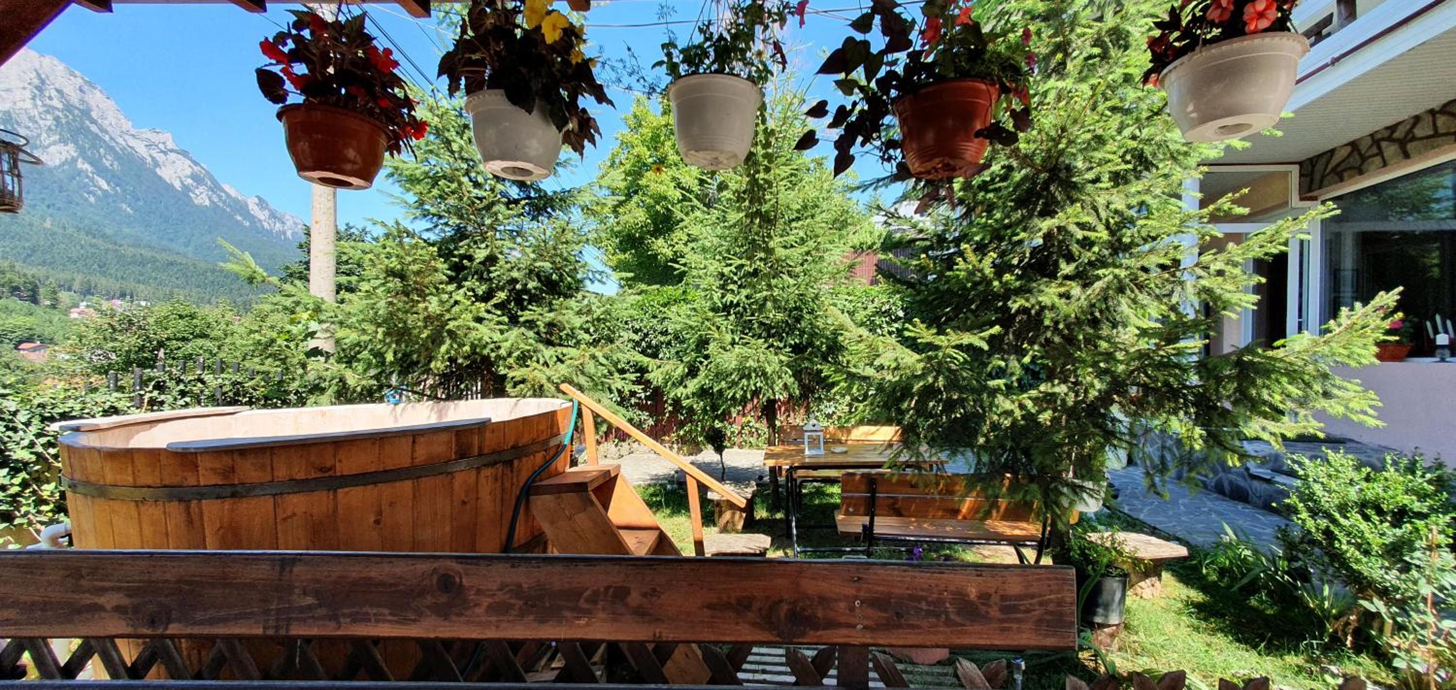 Hotel Apartament In Vila Langa Castelul Cantacuzino