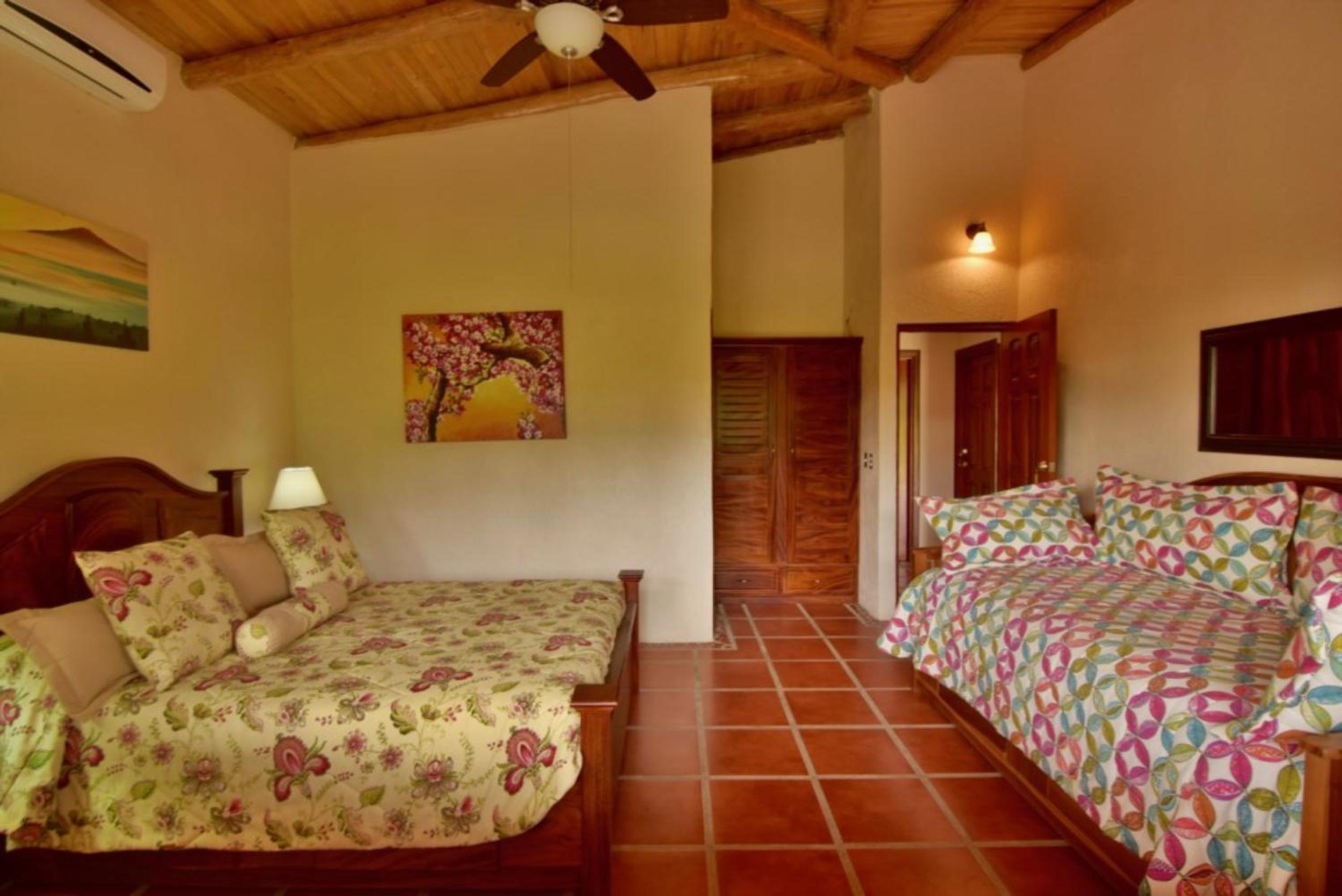 Pie In The Sky 3 Stunning Lake & Volcano Views!