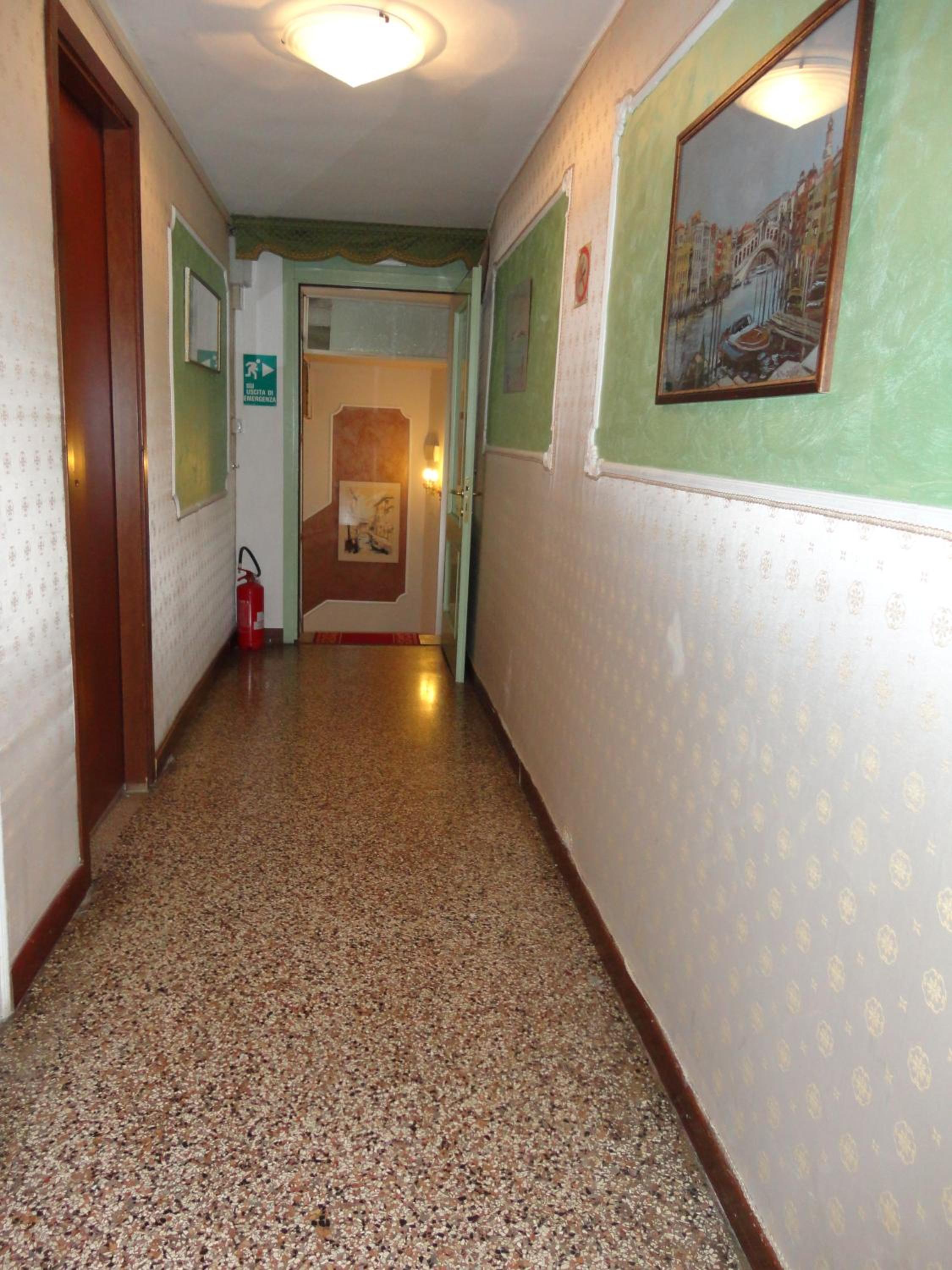 Palazzo Lion Morosini - Check in presso Locanda Ai Santi Apostoli