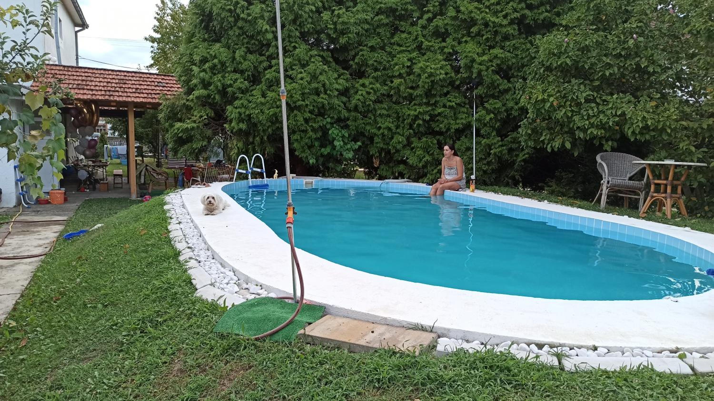 Kuca na selu sa bazenom view 2