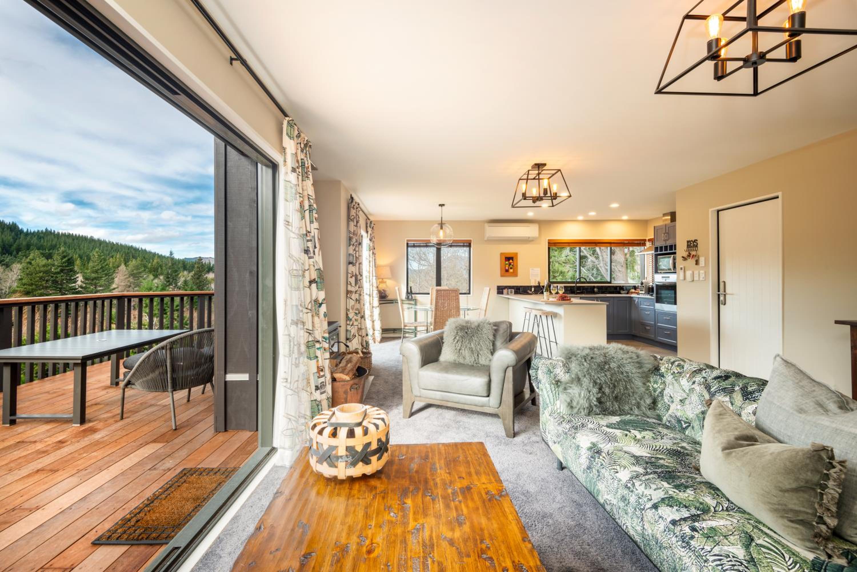 'Love' Hanmer Couples Retreat Limited view 3