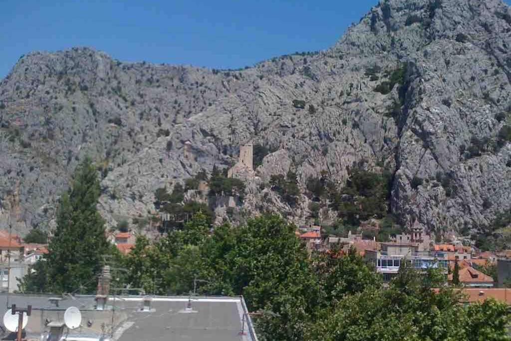 Sara apartment Punta Omis near sandy beach view 5