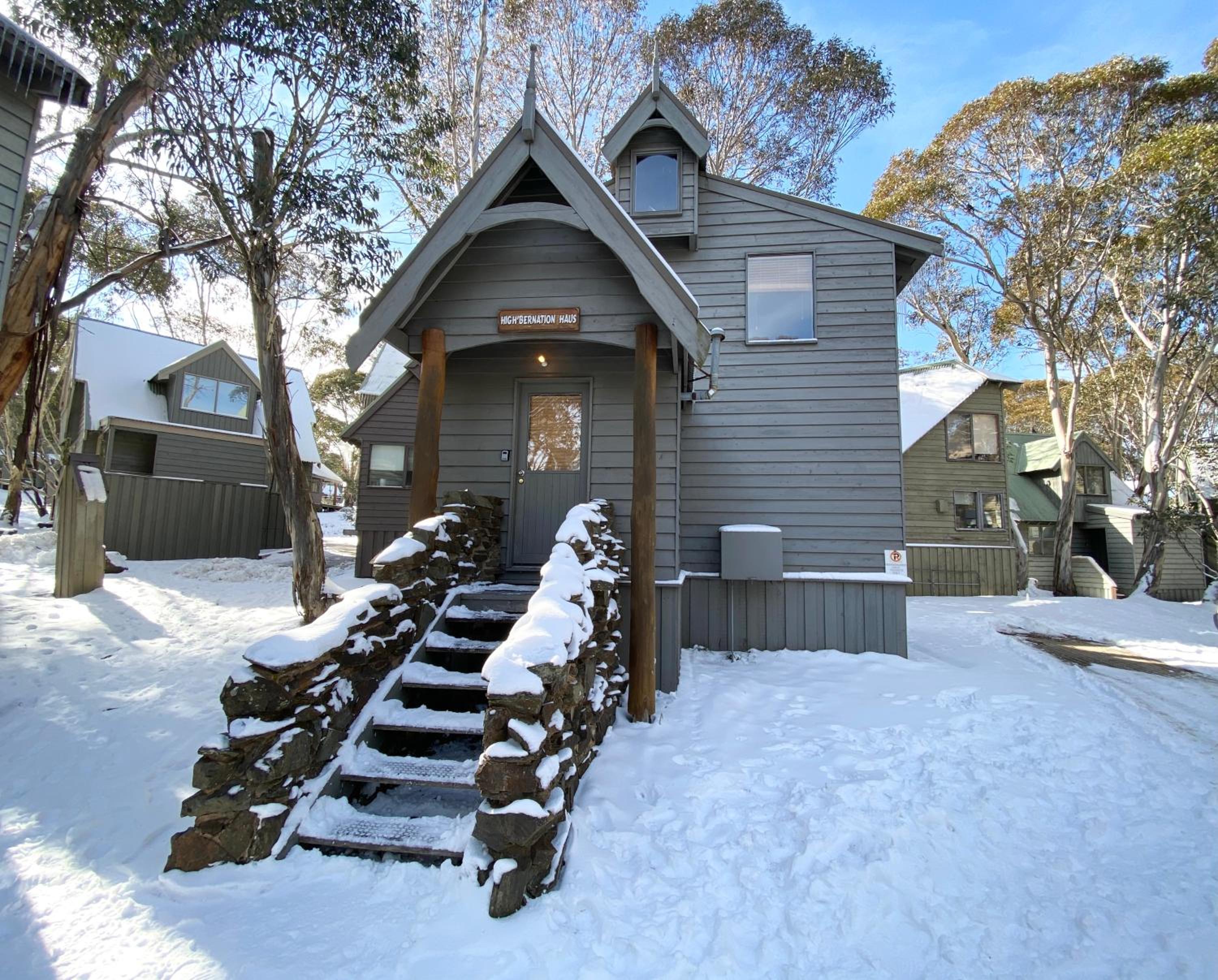 Hotel High Bernation Haus - Image 1