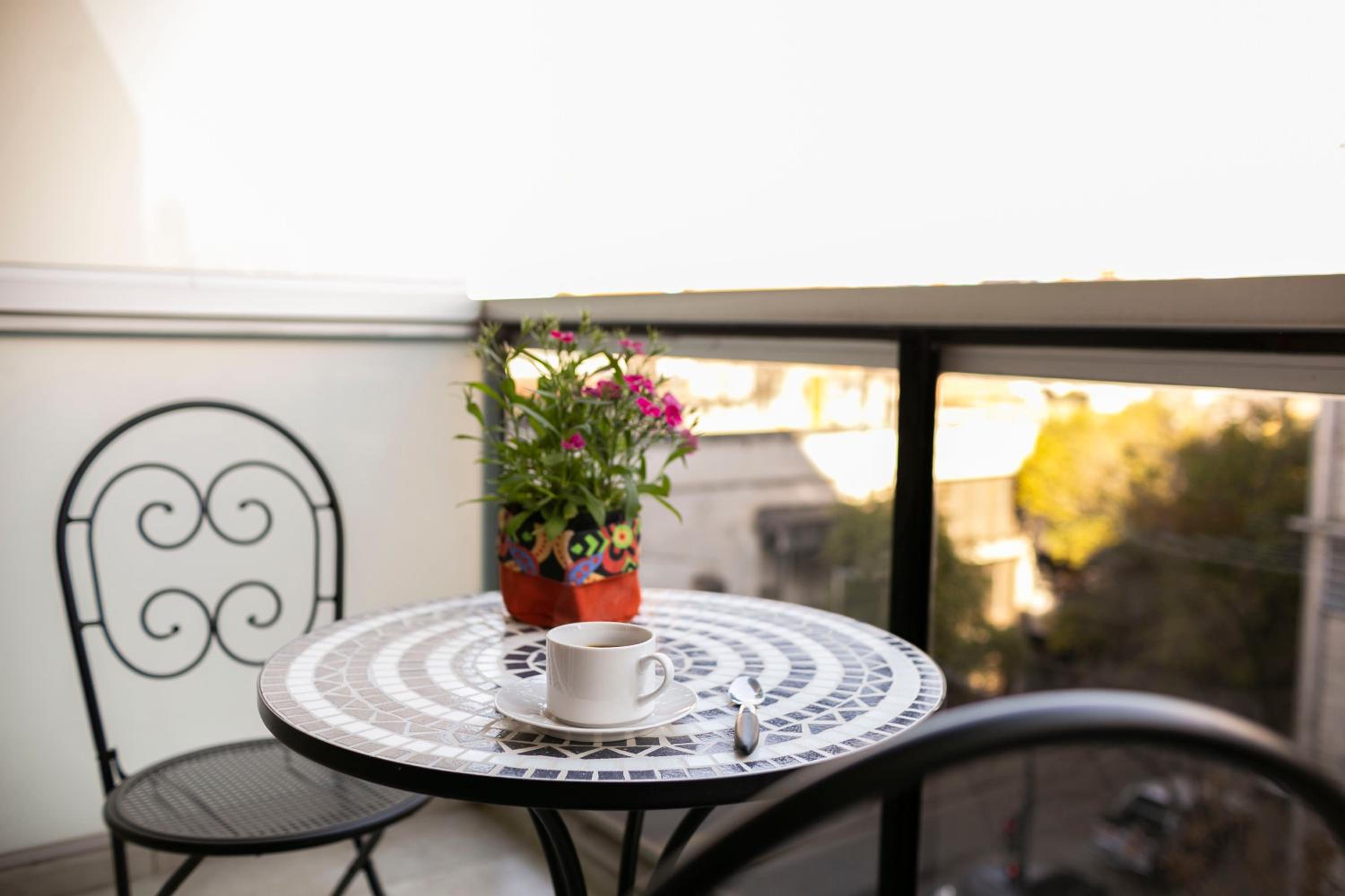 Hotel Quality - Edificio de Categoría Crisóstomo Álvarez 731 - Image 1