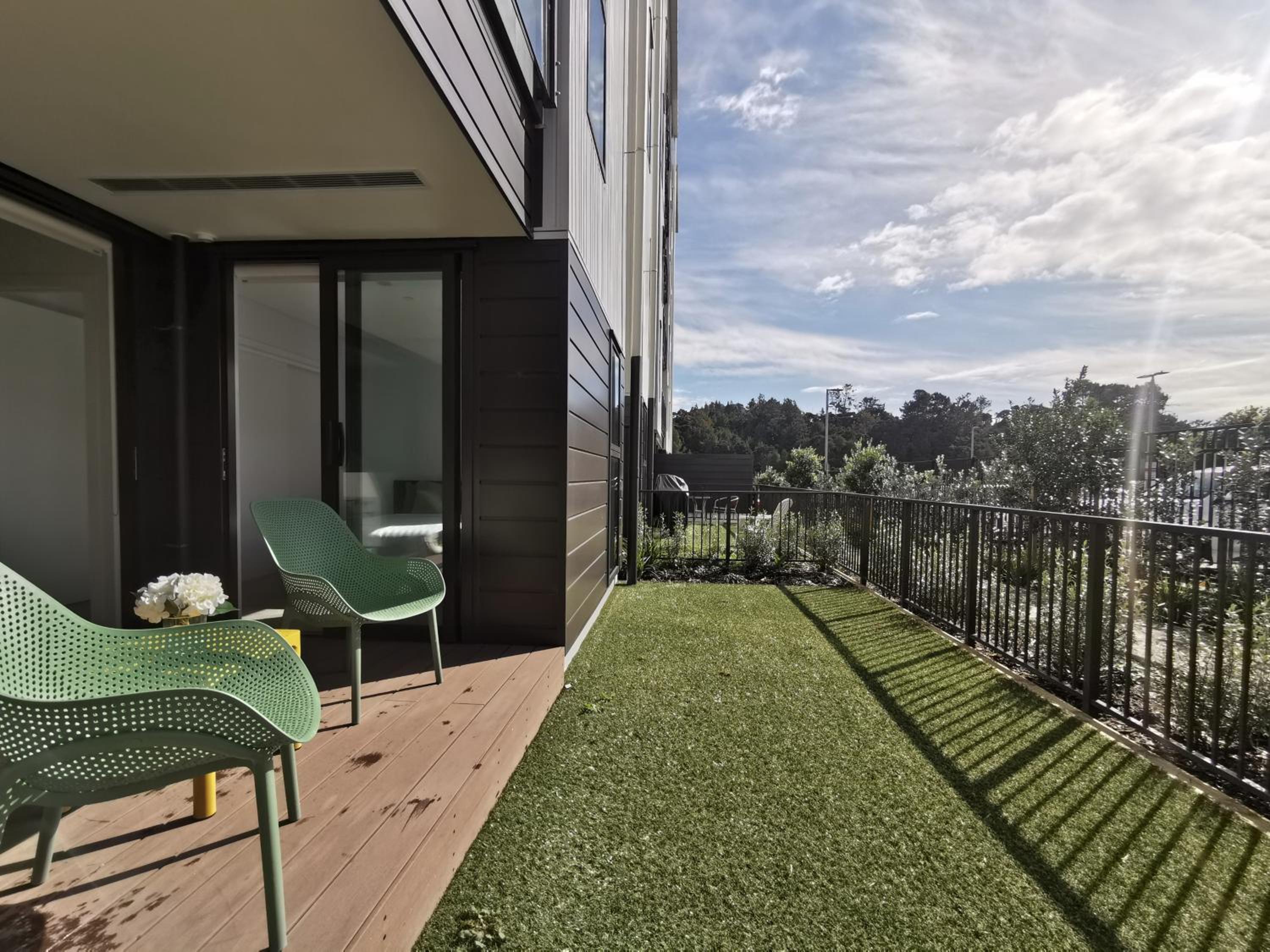 Brand New Lux 2 Bedroom Apartment view 2