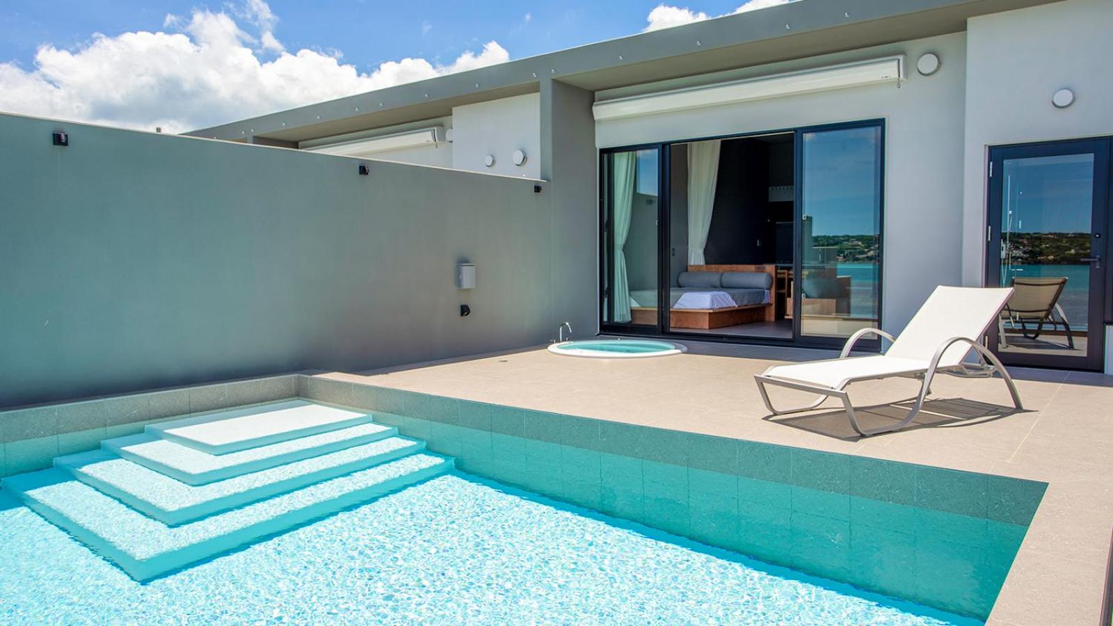 Feliz Villa Suite Kourijima View view 3