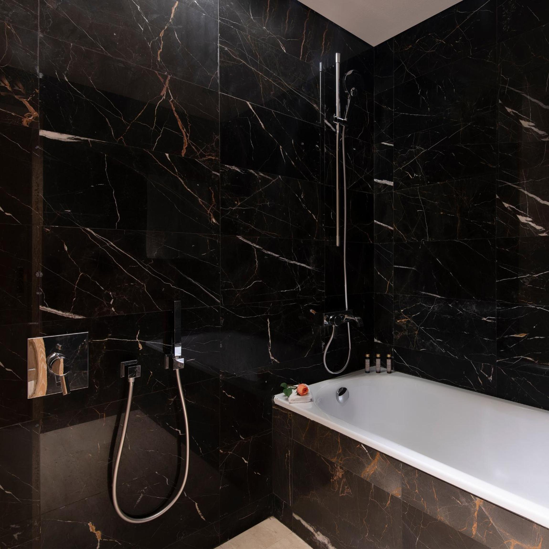Photo 59 sur 101 de The Bentley Luxury Hotel & Suites