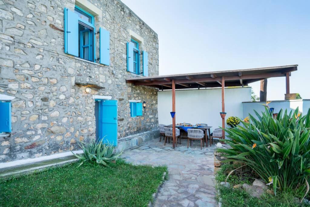 A 3bedroom country house, with pool close to beach view 5