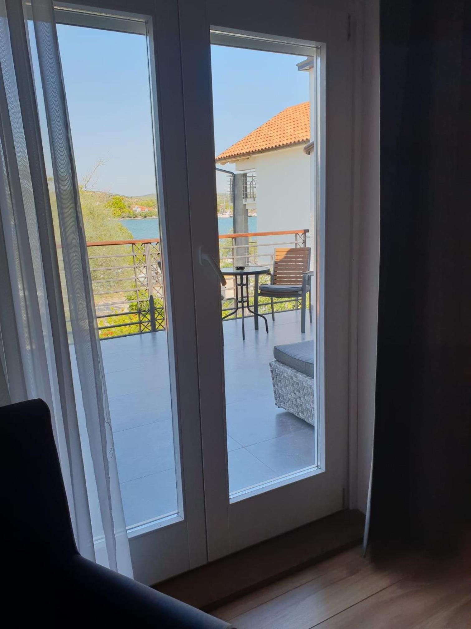Apartmani Kameno Sidro