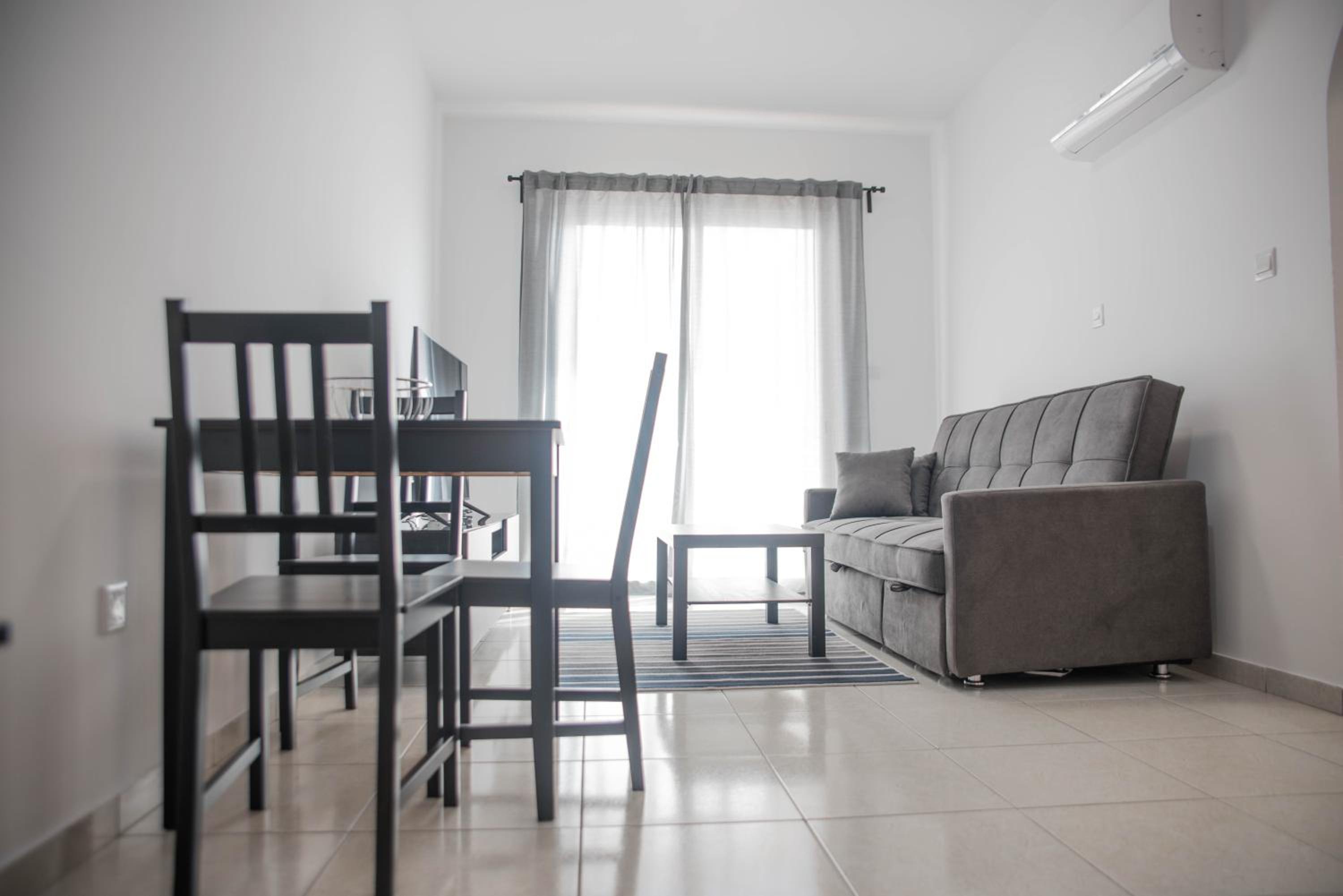 Renovated one bedroom apartment in Paphos with pool view 5