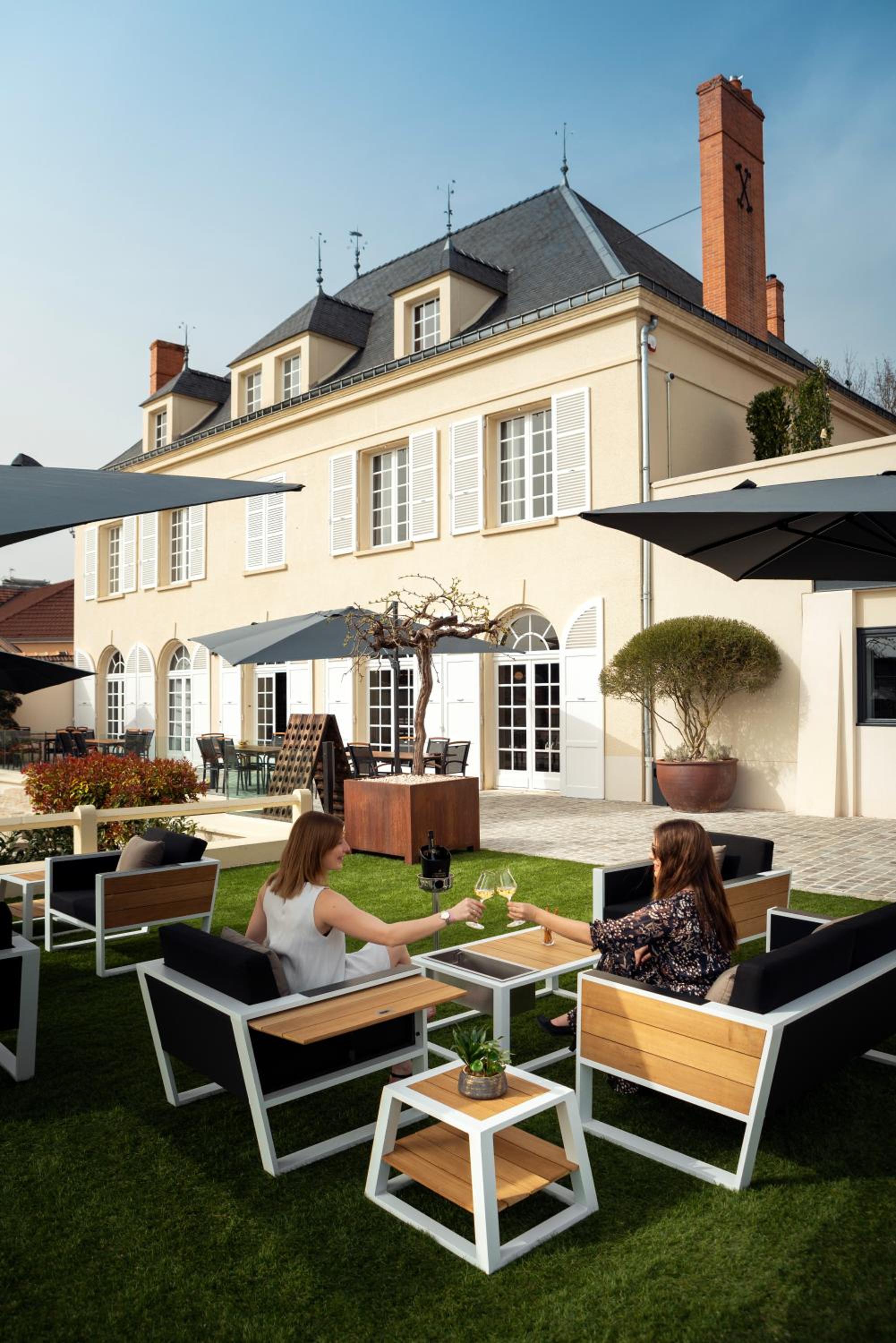 Les Chambres du Champagne Collery view 3
