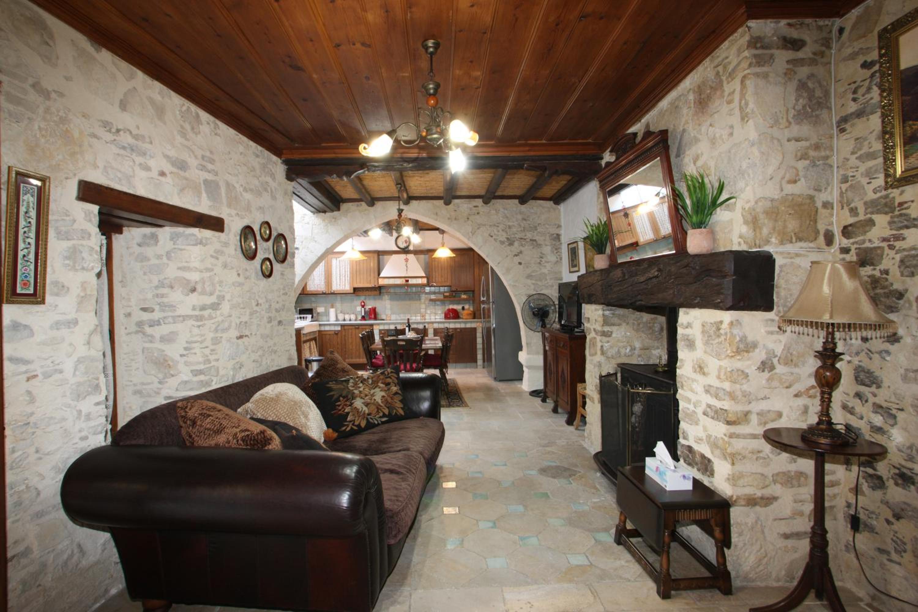 Afames House - Beautiful Traditional House