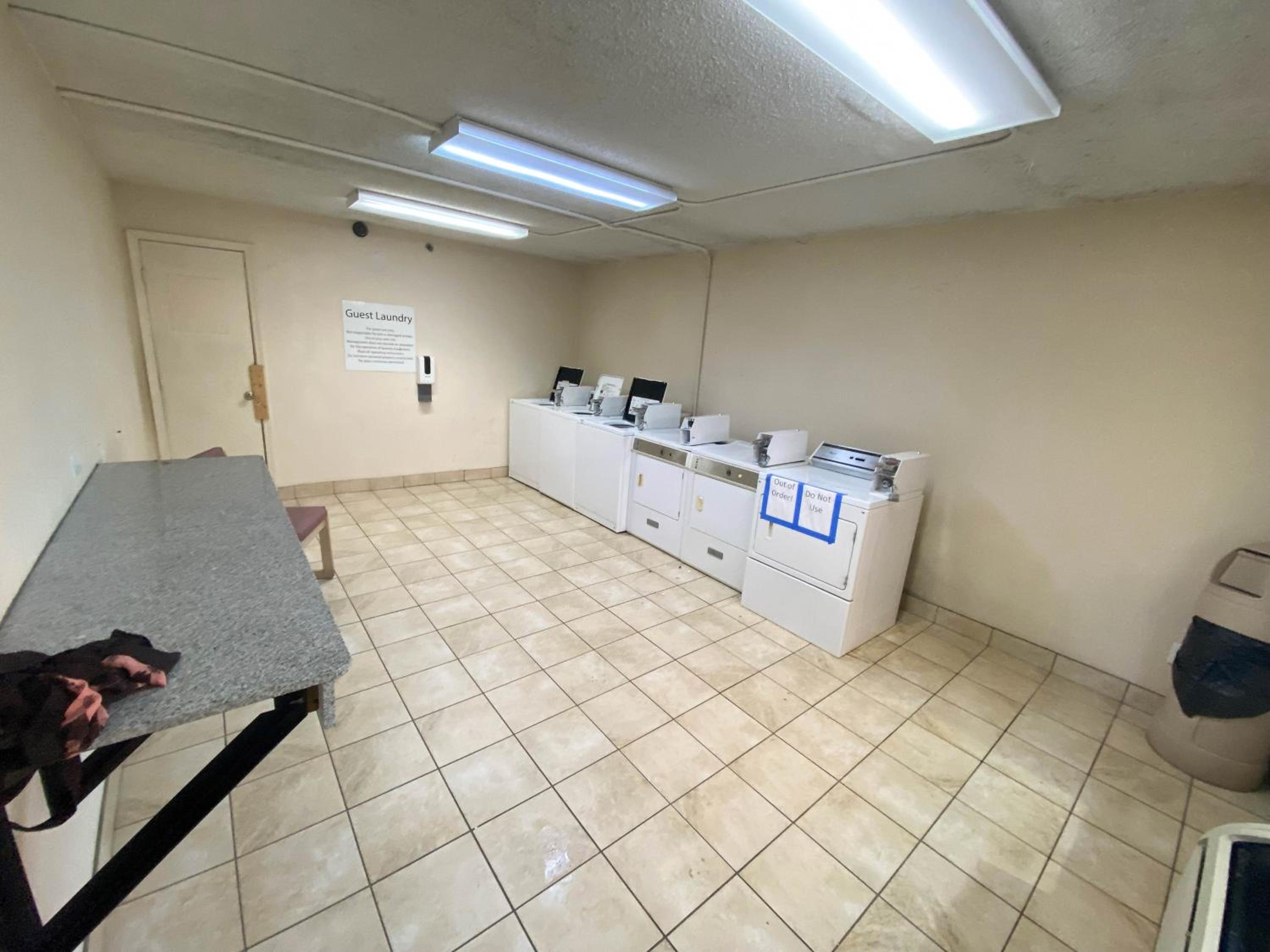 Oklahoma City Vacations - Motel 6 Oklahoma City OK Fairgrounds West - Property Image 12