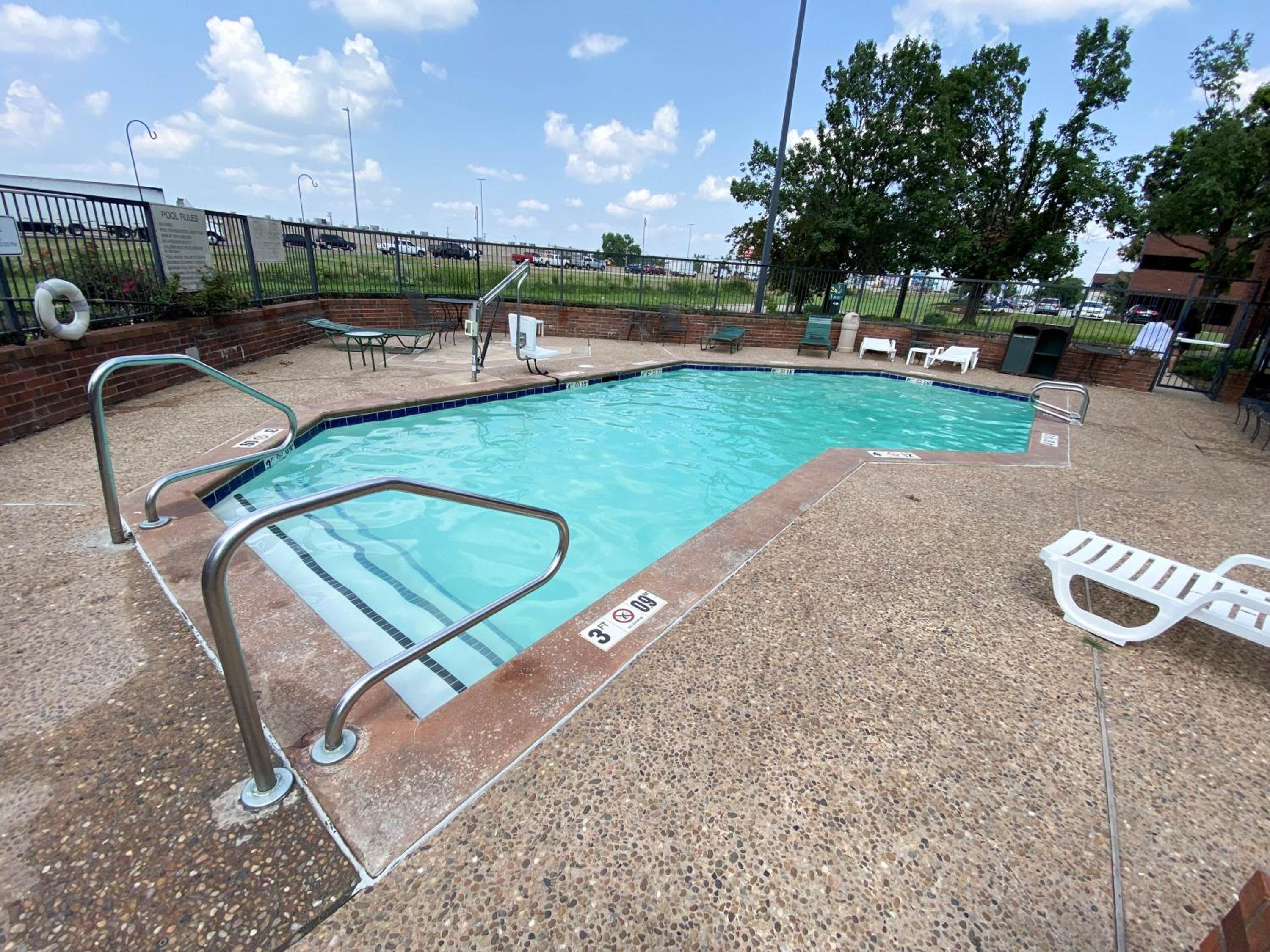 Oklahoma City Vacations - Motel 6 Oklahoma City OK Fairgrounds West - Property Image 5