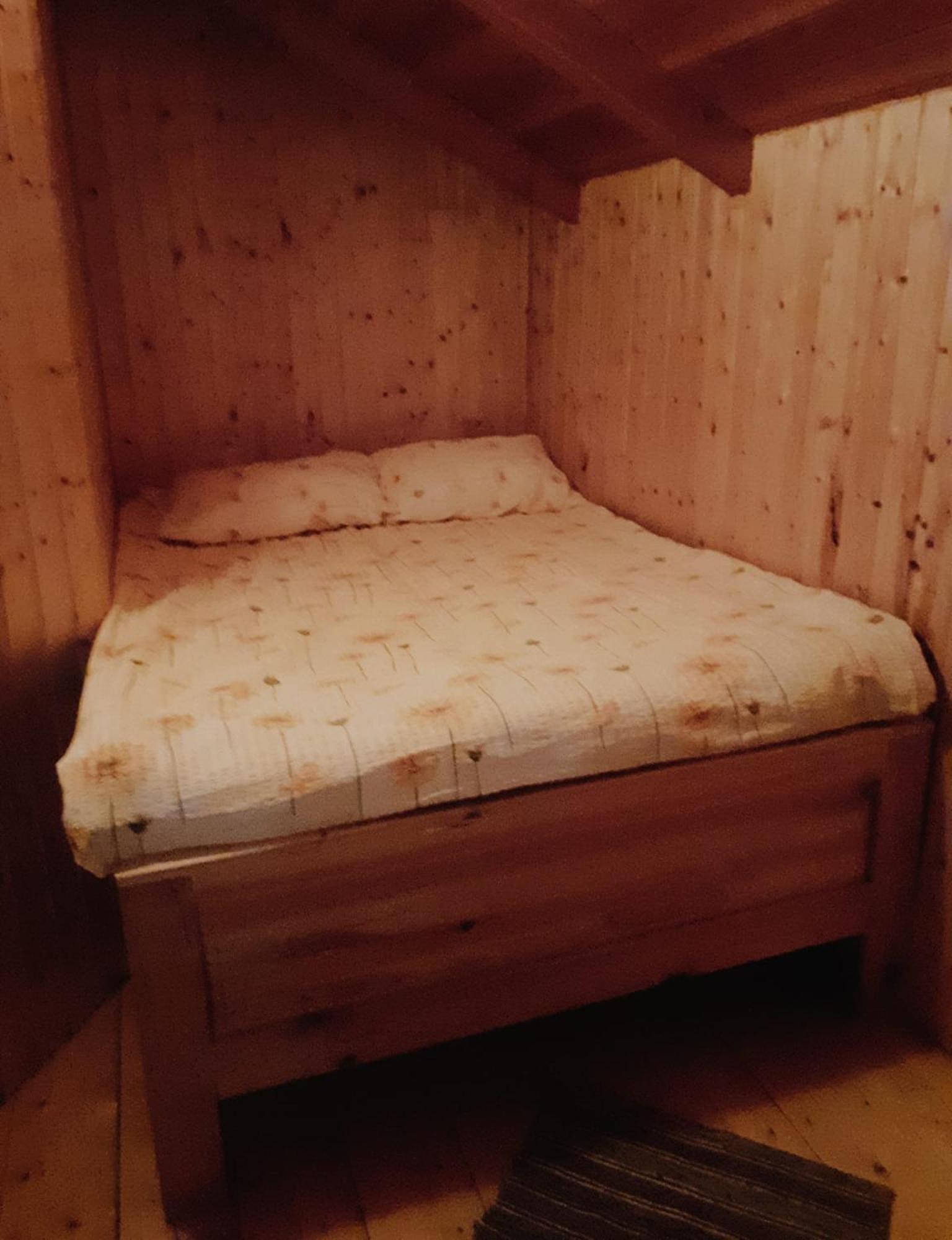 Cabana Roșia view 4
