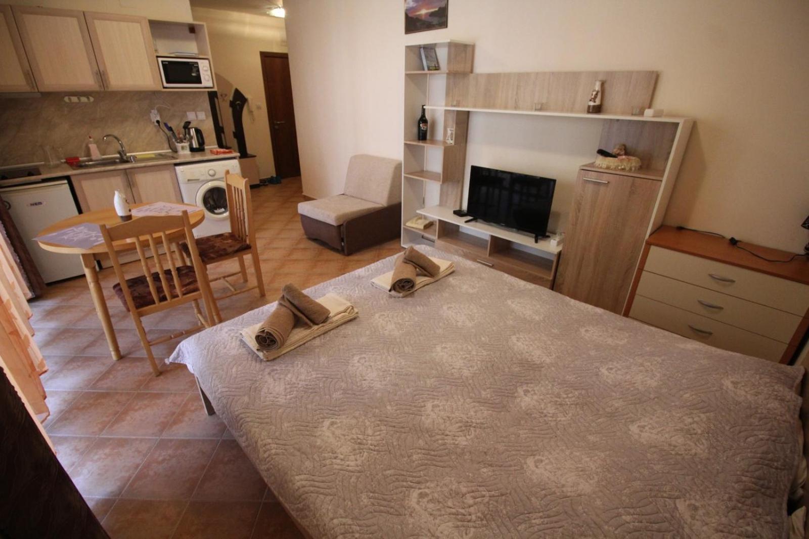 Ivory Cascadas Studio