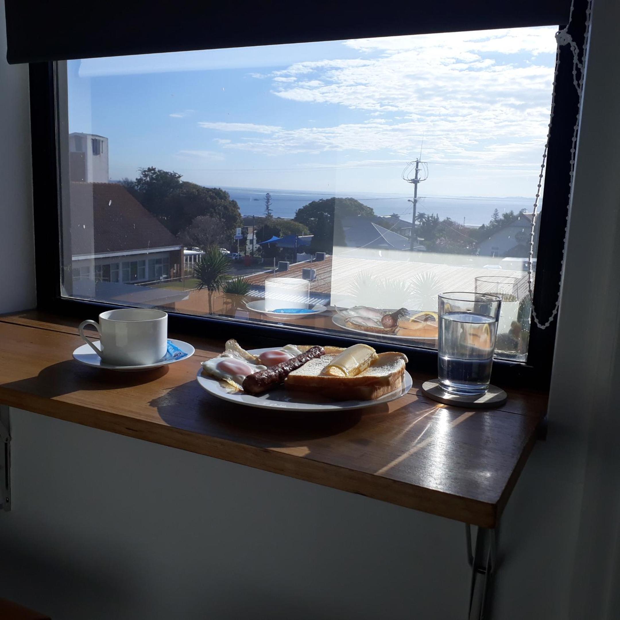 Brisbane Vacations - The Sky House by the bay - Property Image 1