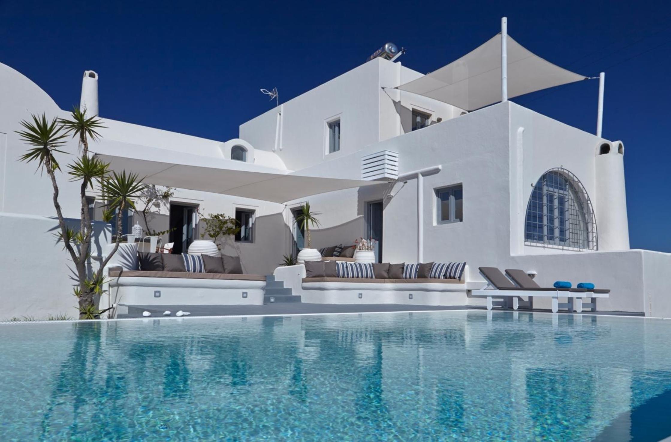 Aleria Villa Santorini view 2