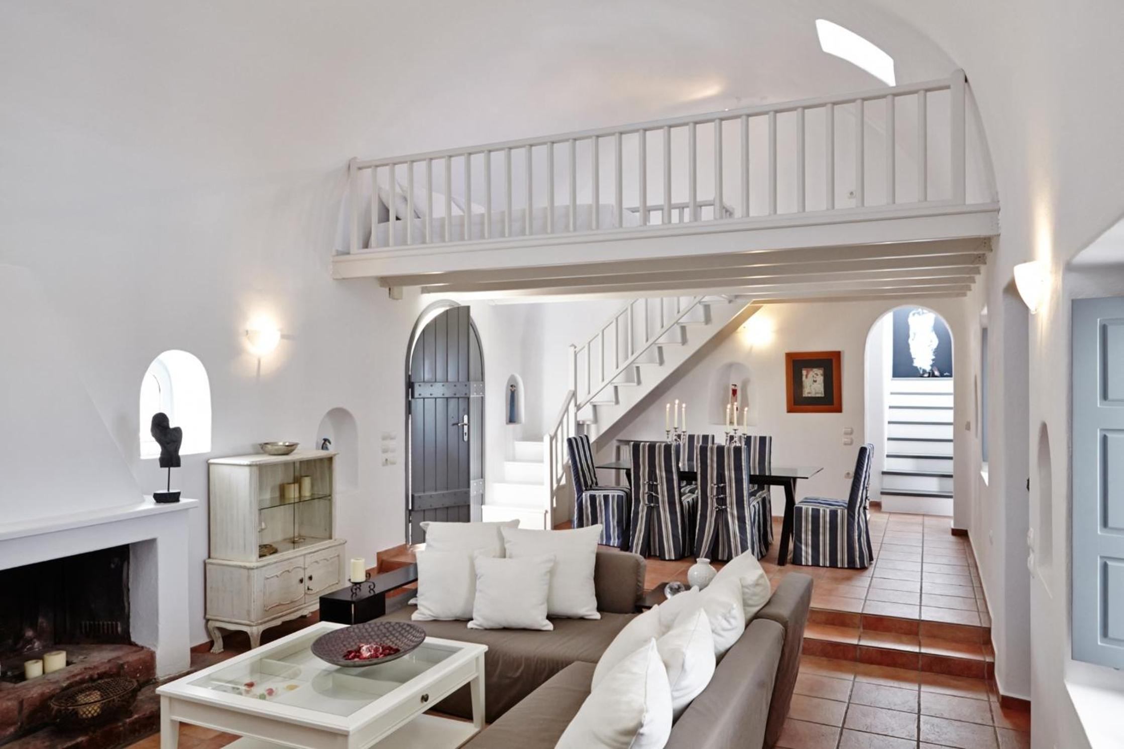 Aleria Villa Santorini view 5