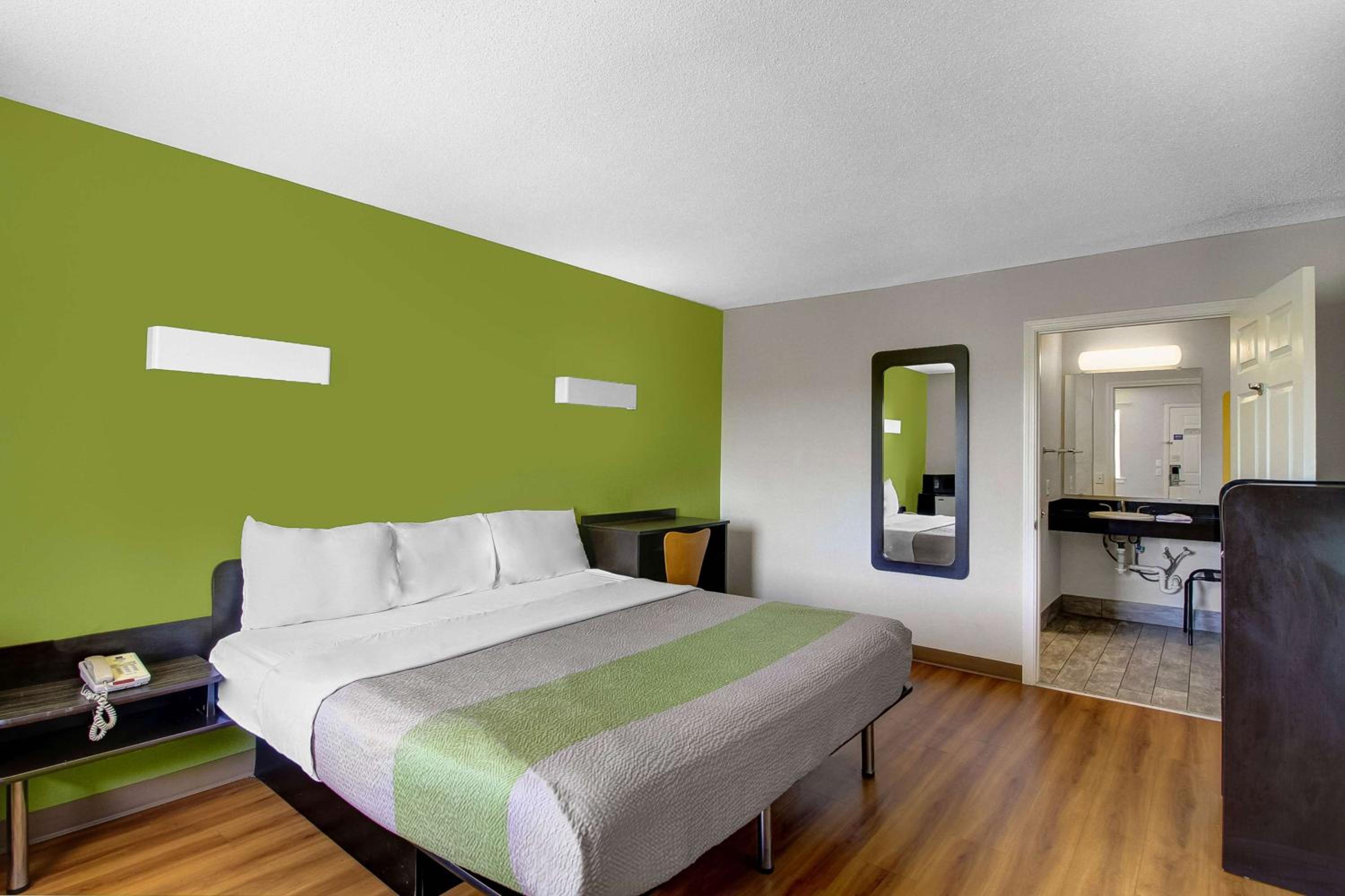 Motel 6-Charles Town, WV