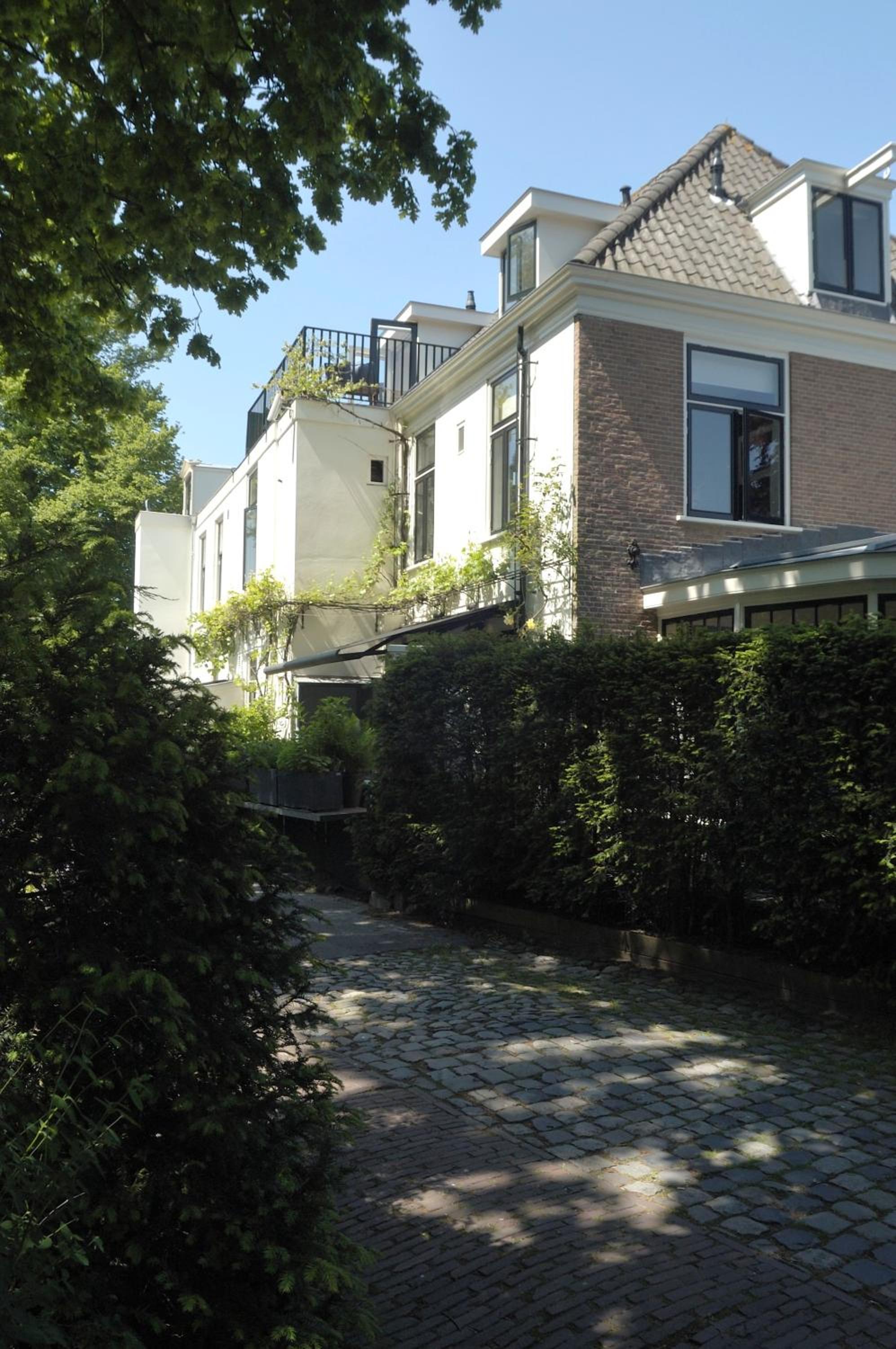 Photo 33