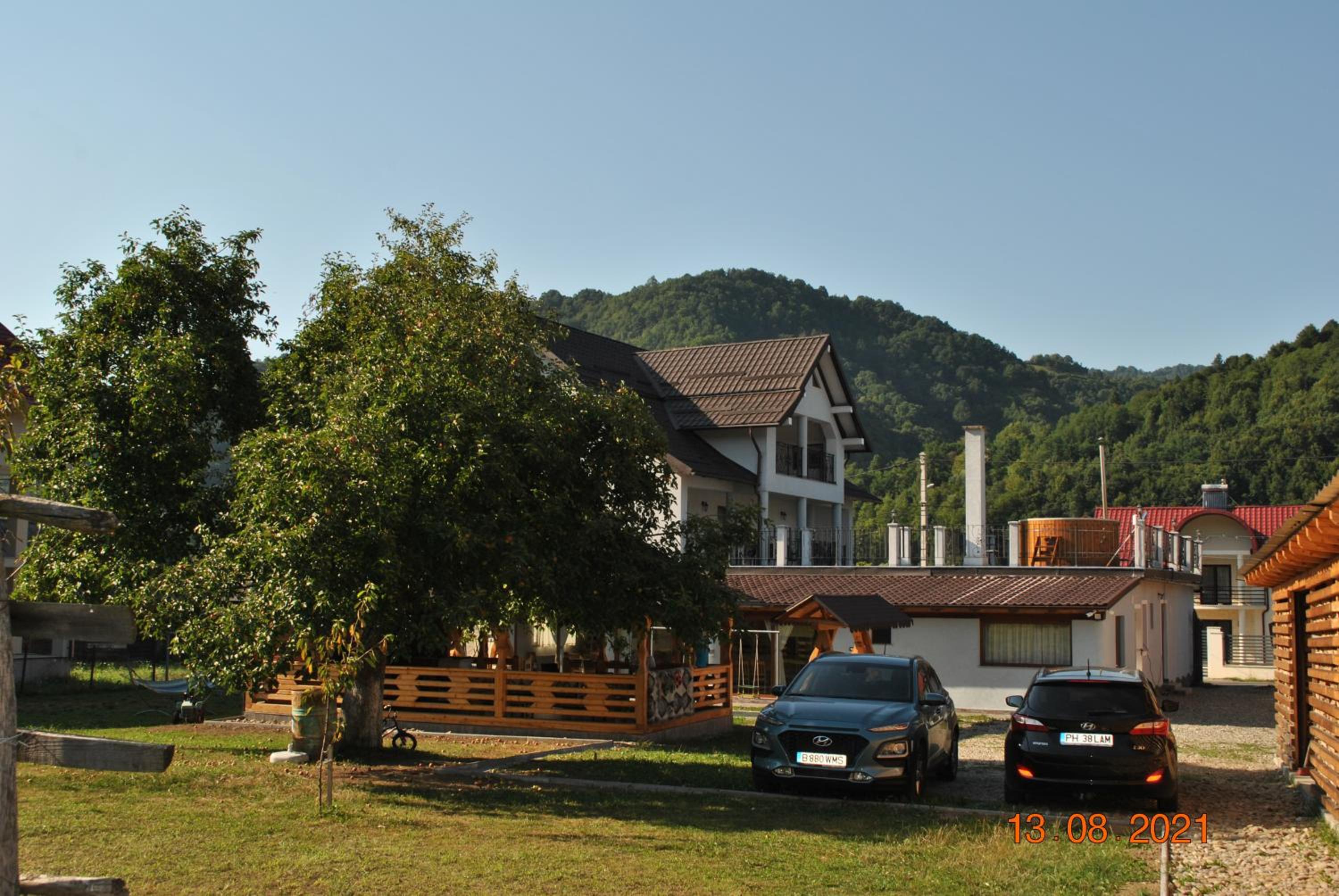 Photo 8