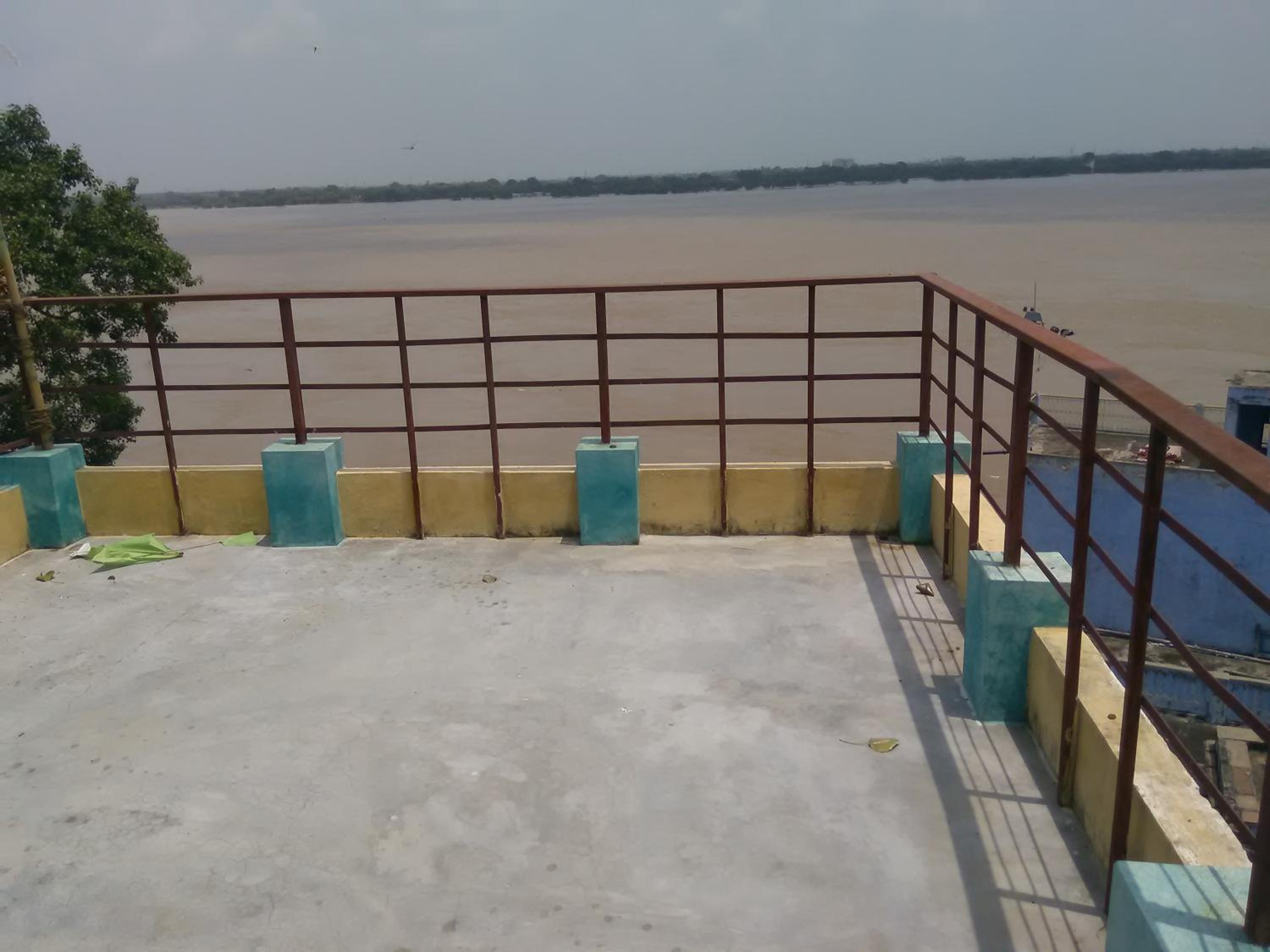 Shiva lodge