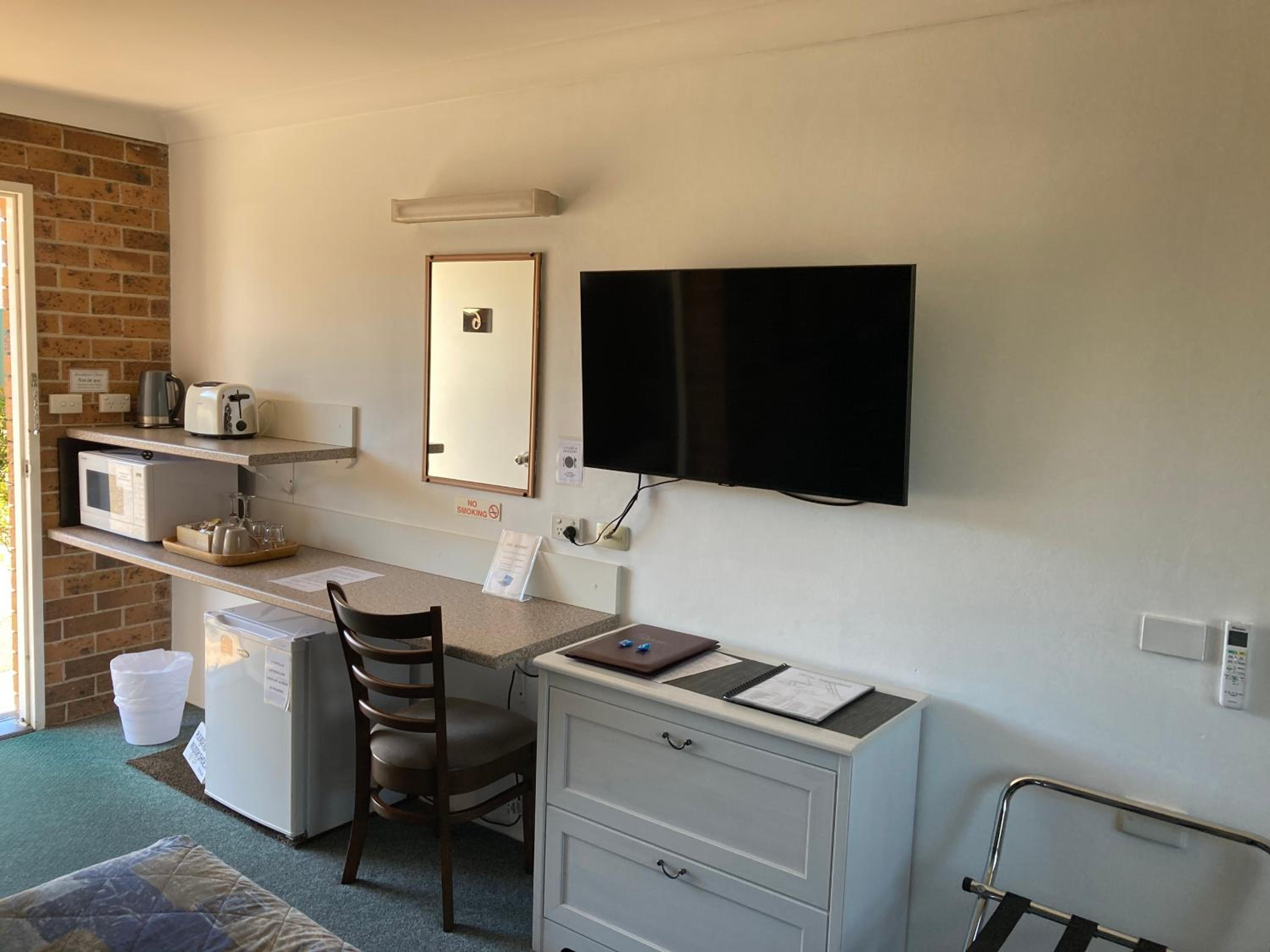 Golden Grain Motor Inn
