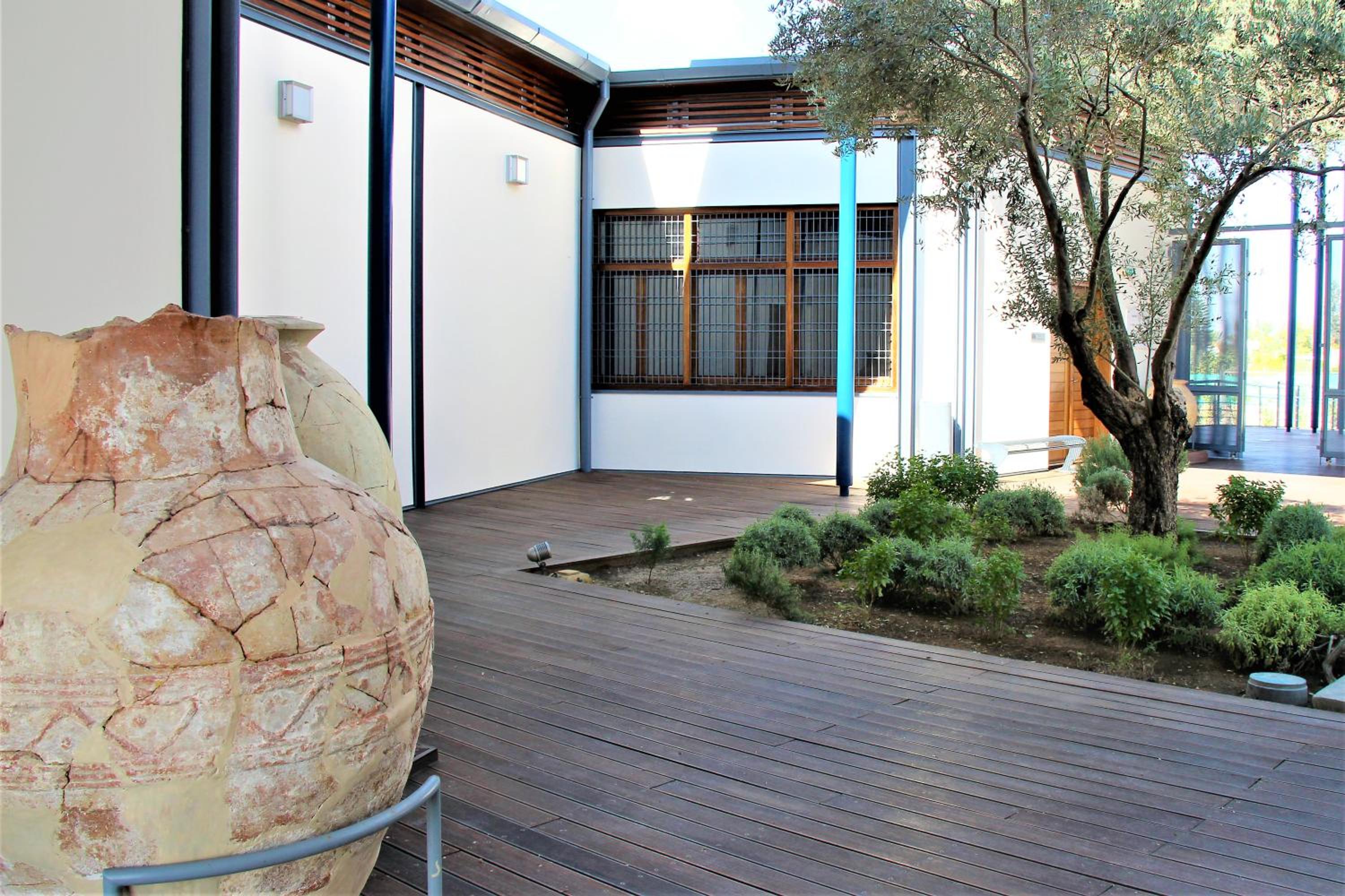 Tzionis Holidays Stonehouse