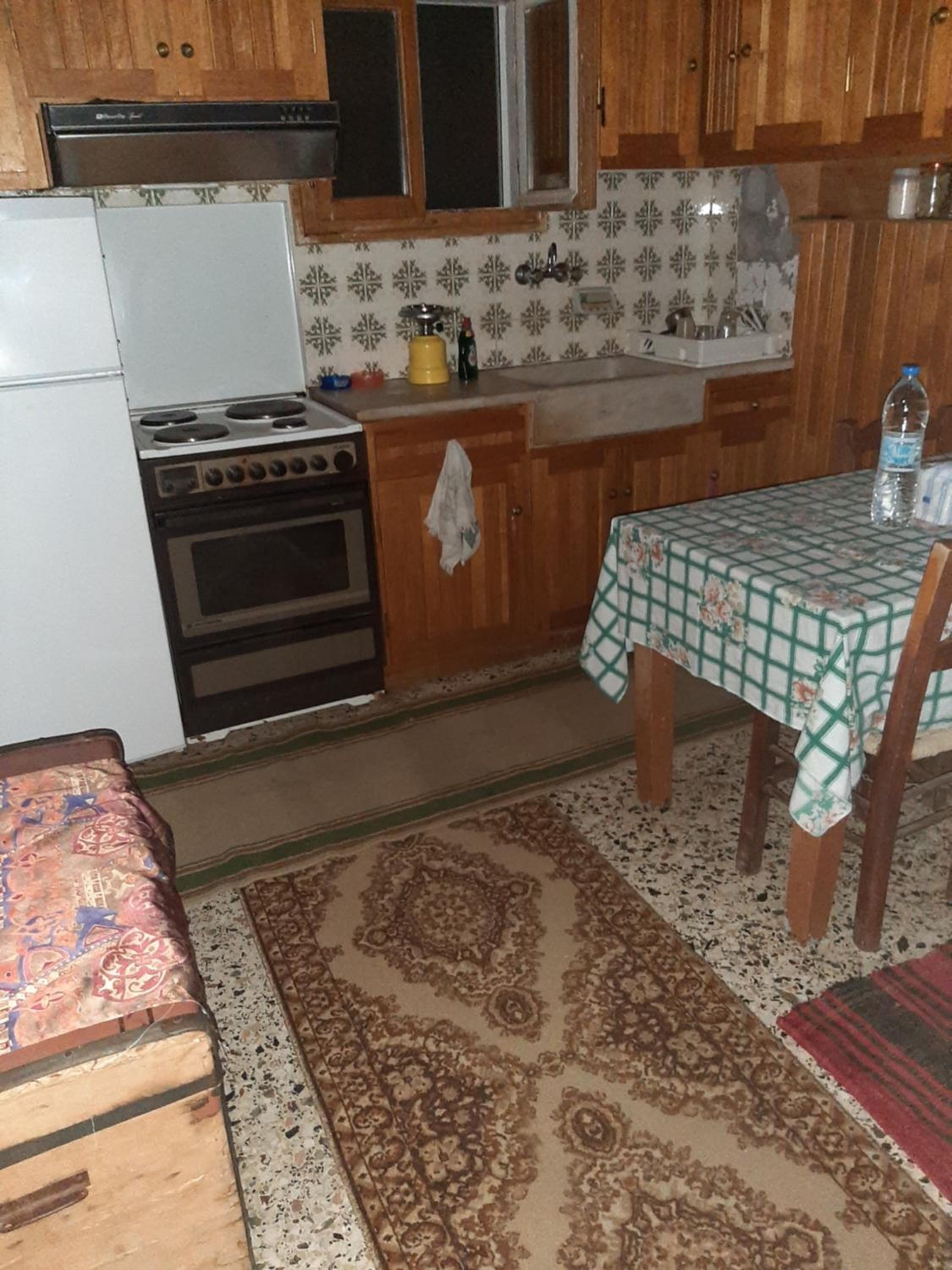 EFTHYMIOS Φθηνη και ησυχη διαμονη