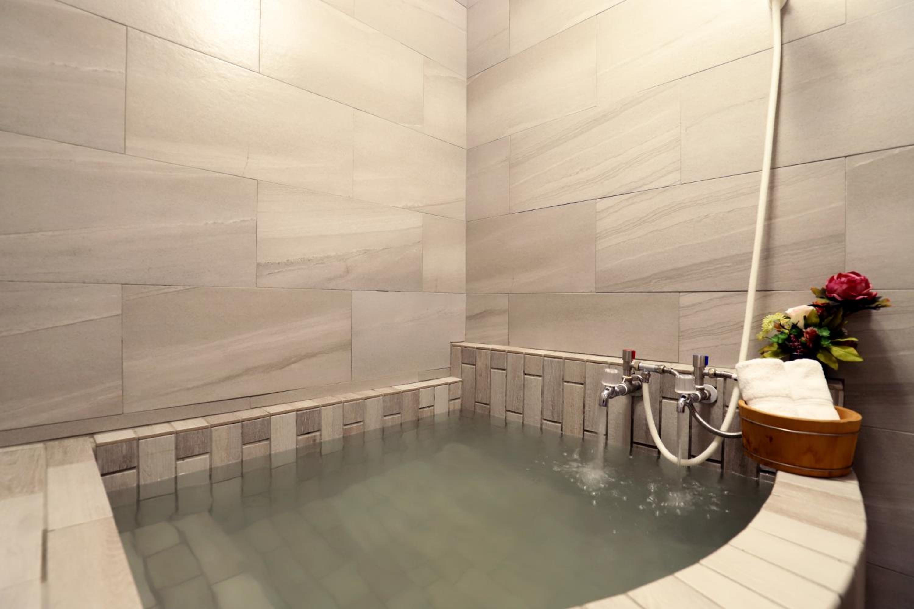 Phoenix Pavilion Hot Spring Hotel