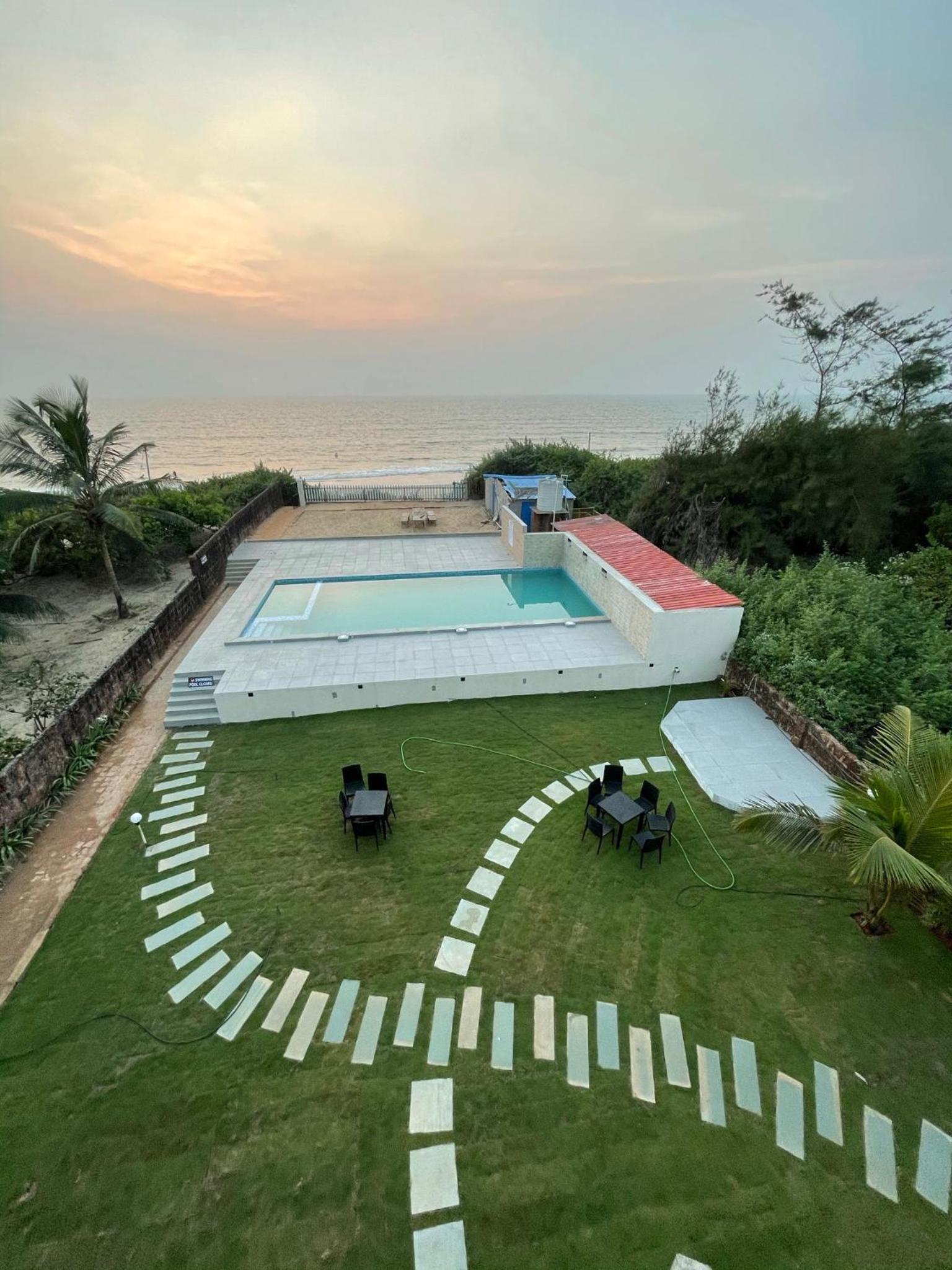Kay's By The Sea