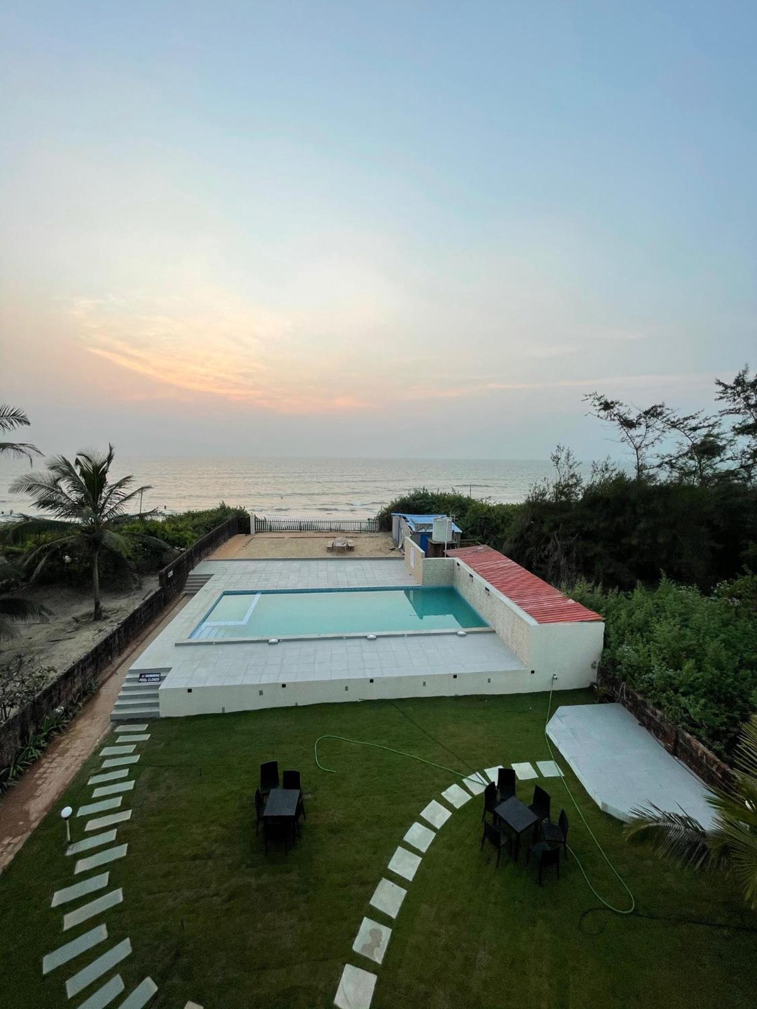 Kay's By The Sea