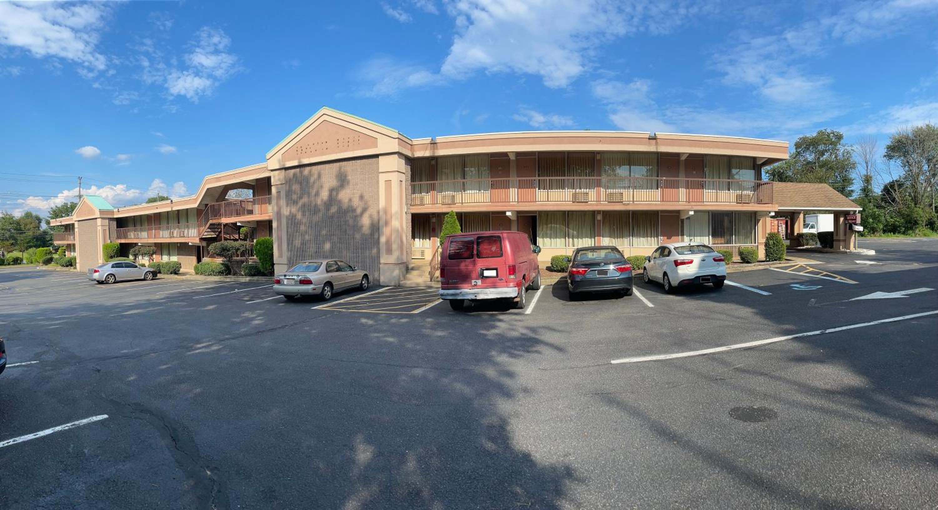 Travelers Inn