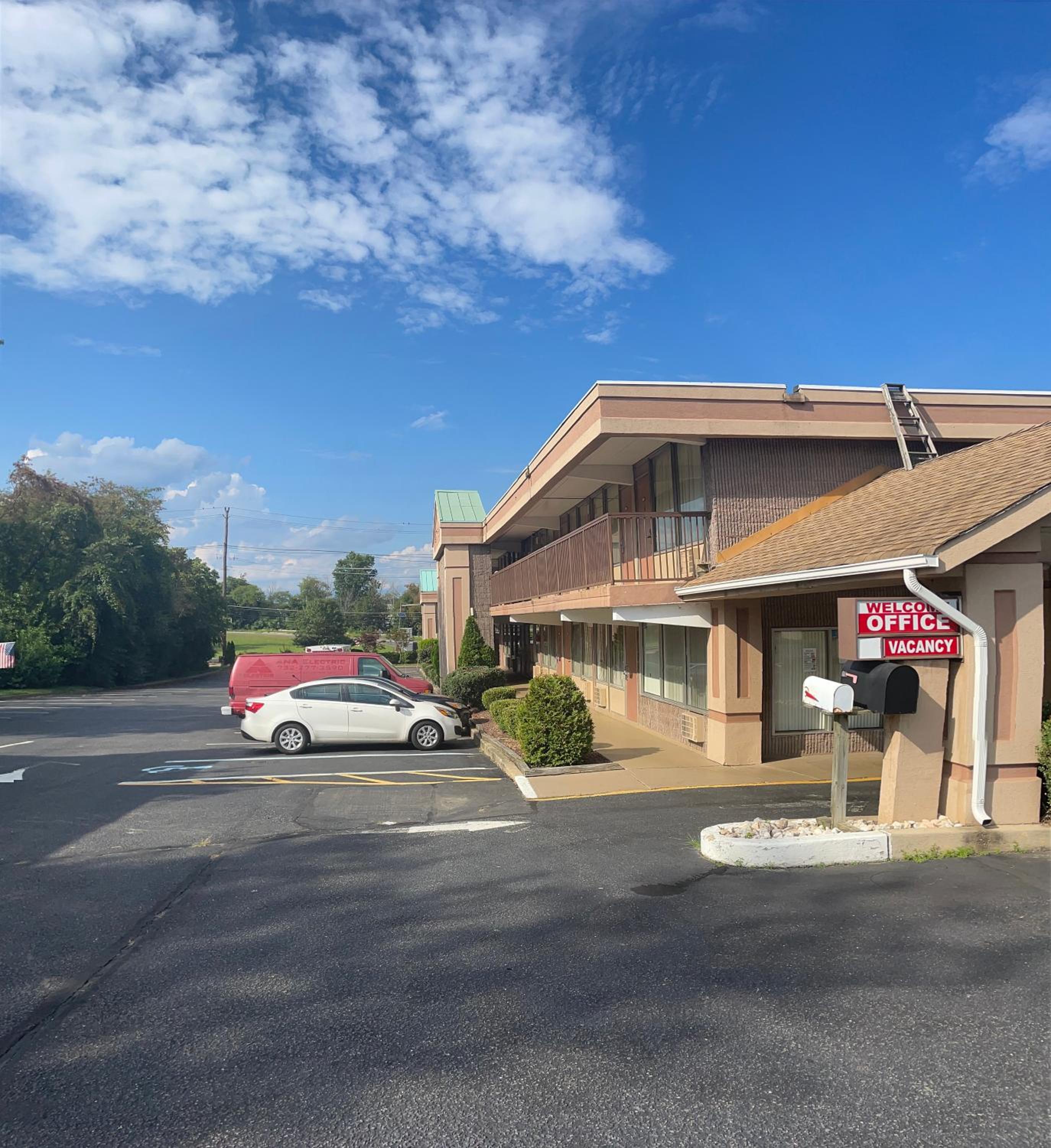 Travelers Inn